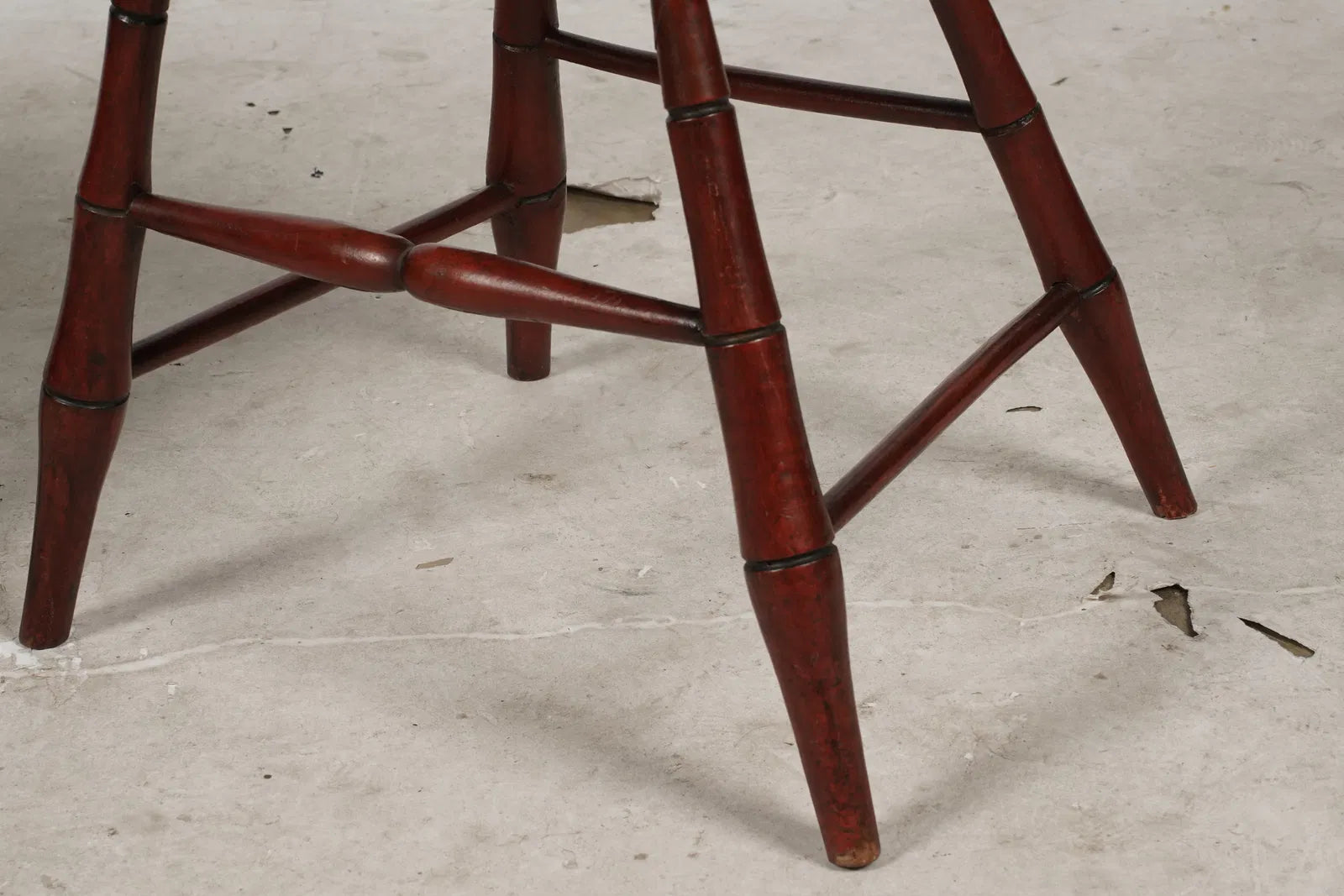 AF2-460: Antique Pair American Red Painted Fan Back Windsor Chairs Early 19th Century