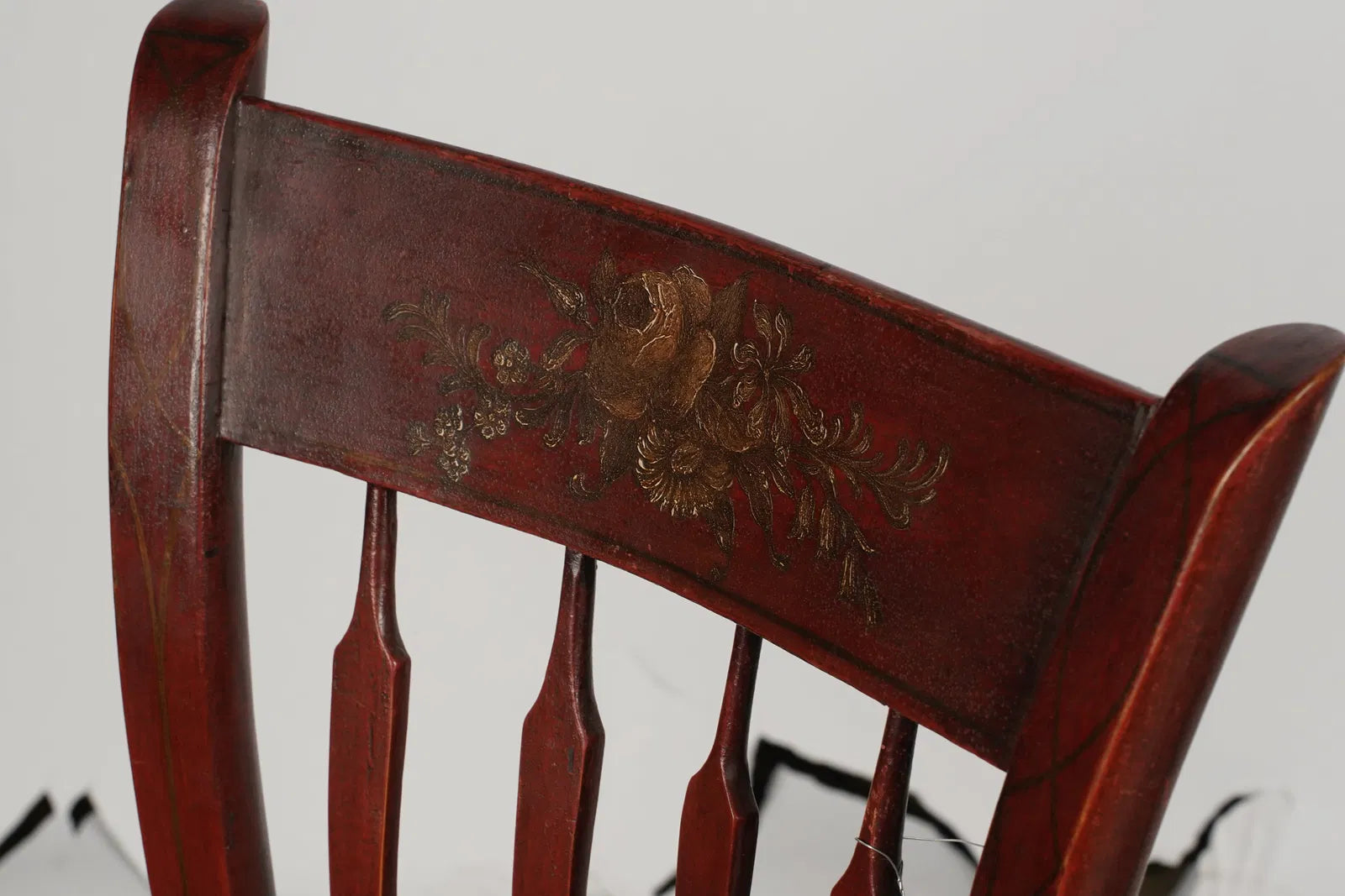 AF2-460: Antique Pair American Red Painted Fan Back Windsor Chairs Early 19th Century