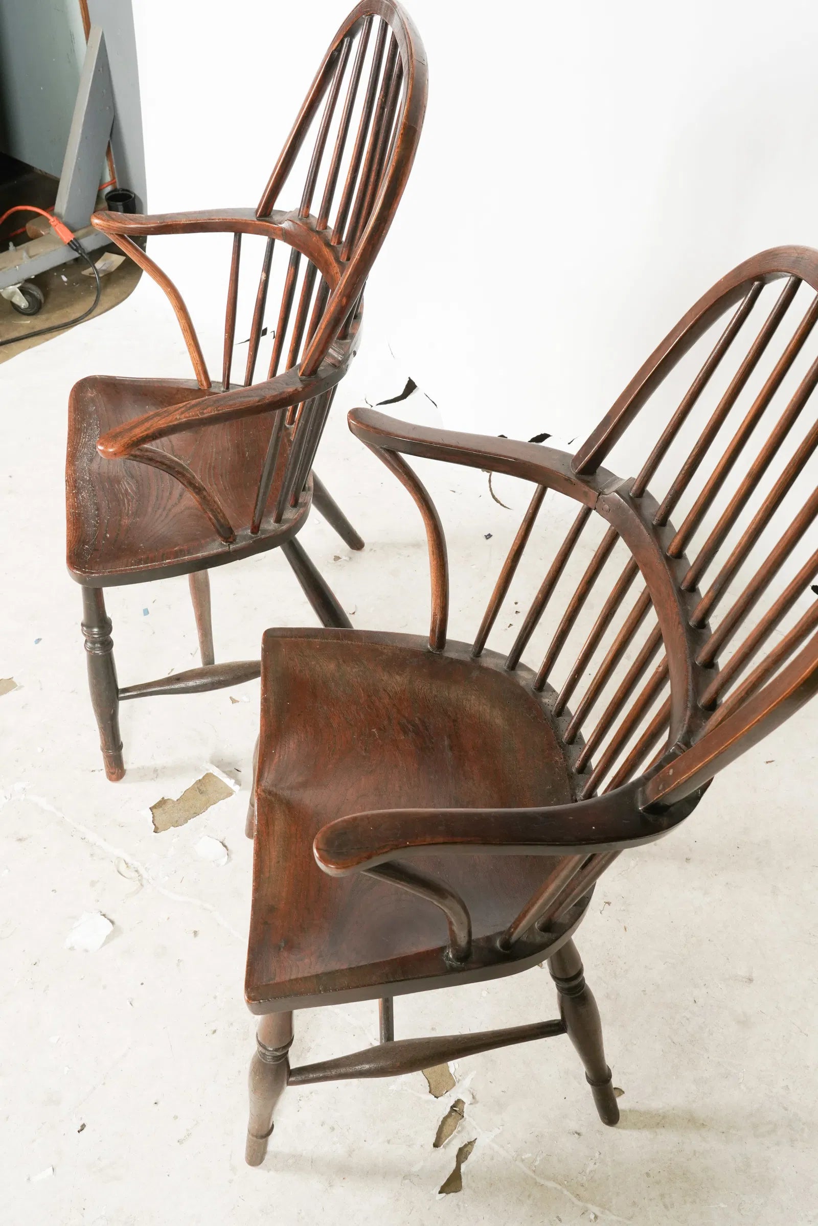 AF2-461: Antique Pair of American Sack Back Windsor Chairs Early 19th Century