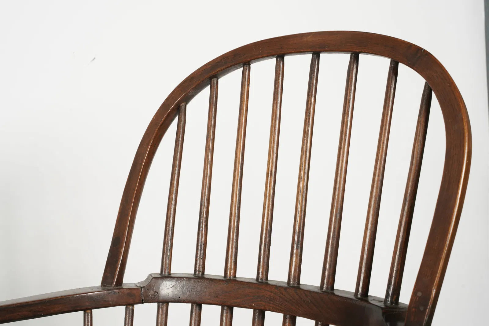 AF2-461: Antique Pair of American Sack Back Windsor Chairs Early 19th Century