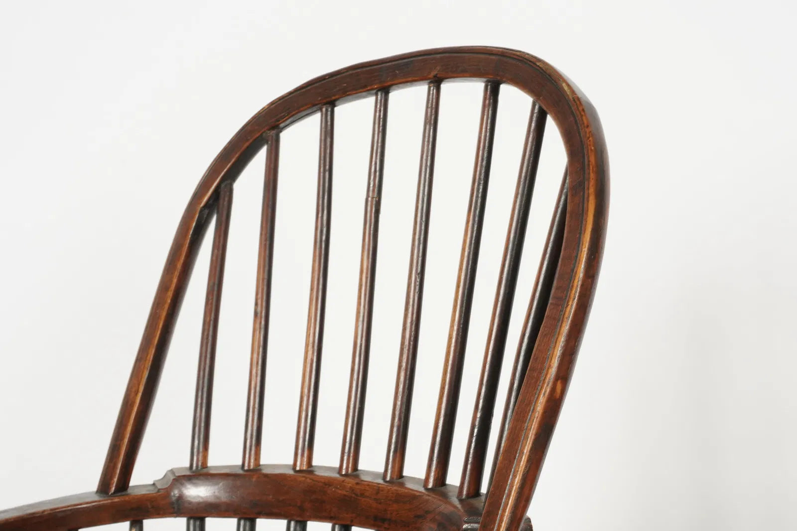 AF2-461: Antique Pair of American Sack Back Windsor Chairs Early 19th Century