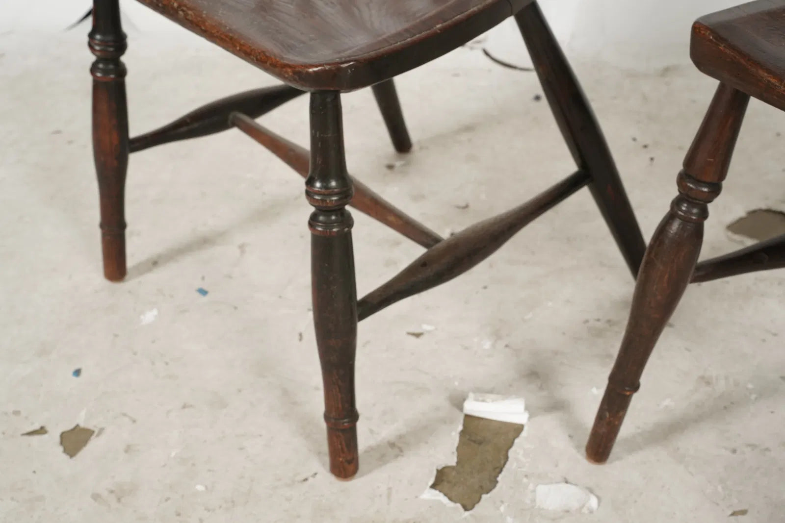 AF2-461: Antique Pair of American Sack Back Windsor Chairs Early 19th Century