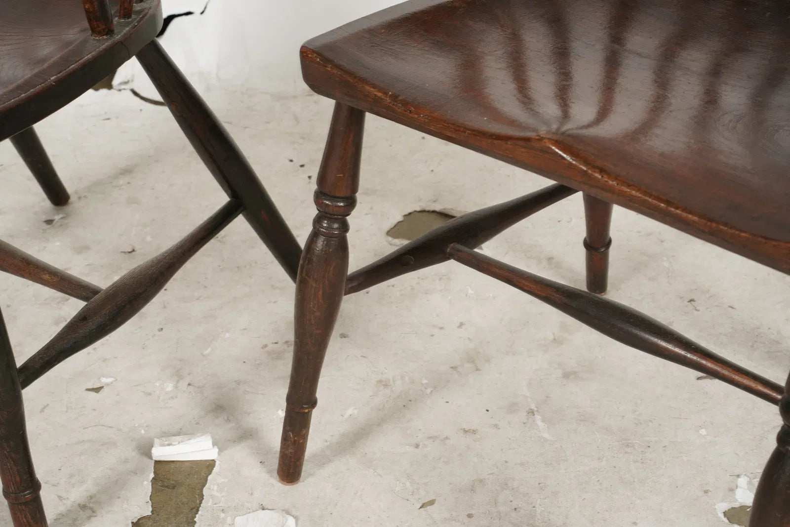 AF2-461: Antique Pair of American Sack Back Windsor Chairs Early 19th Century