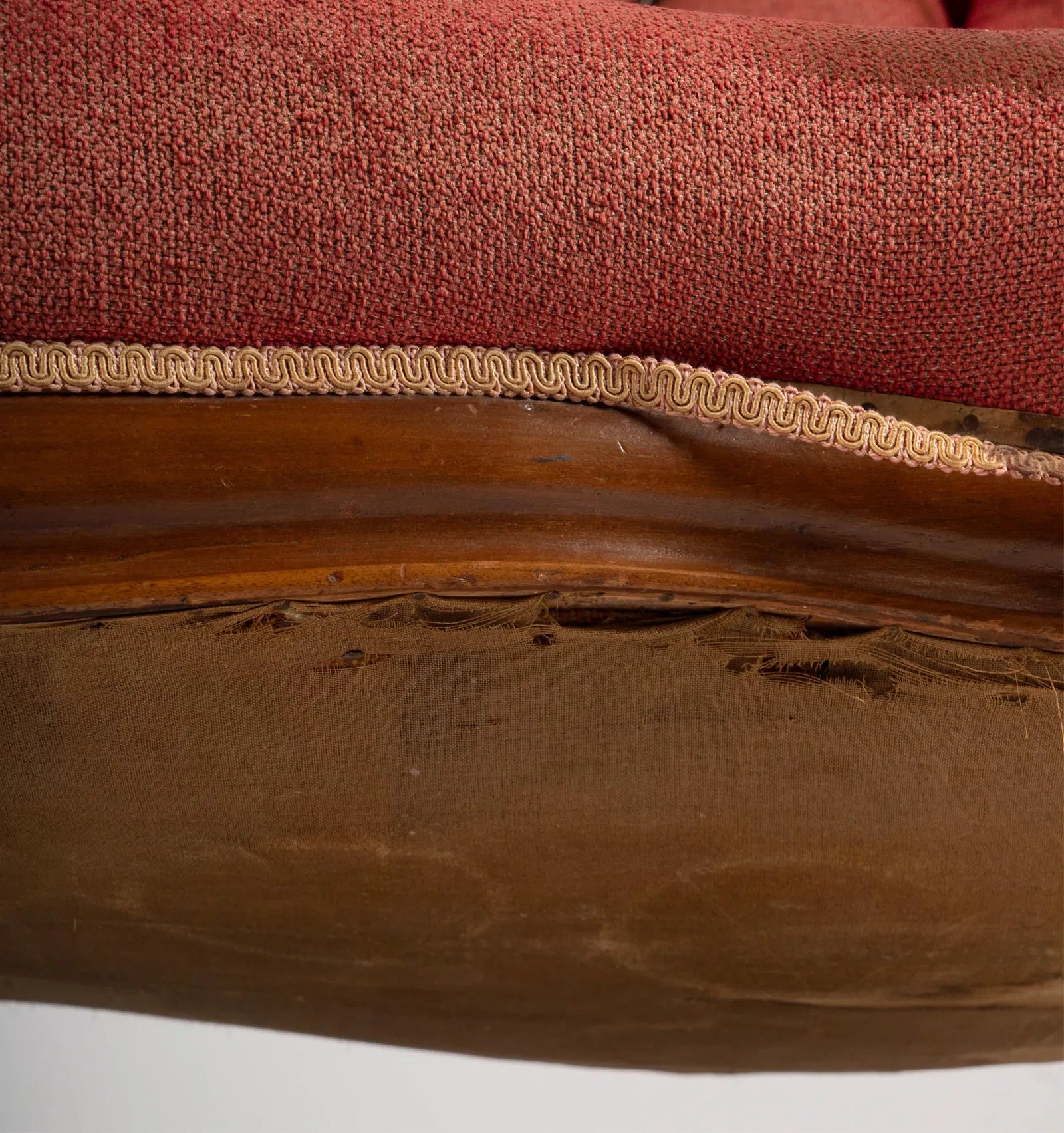 AF2-272: Antique Victorian Rococo Revival Carved Walnut Upholstered  Settee Late 19th Century