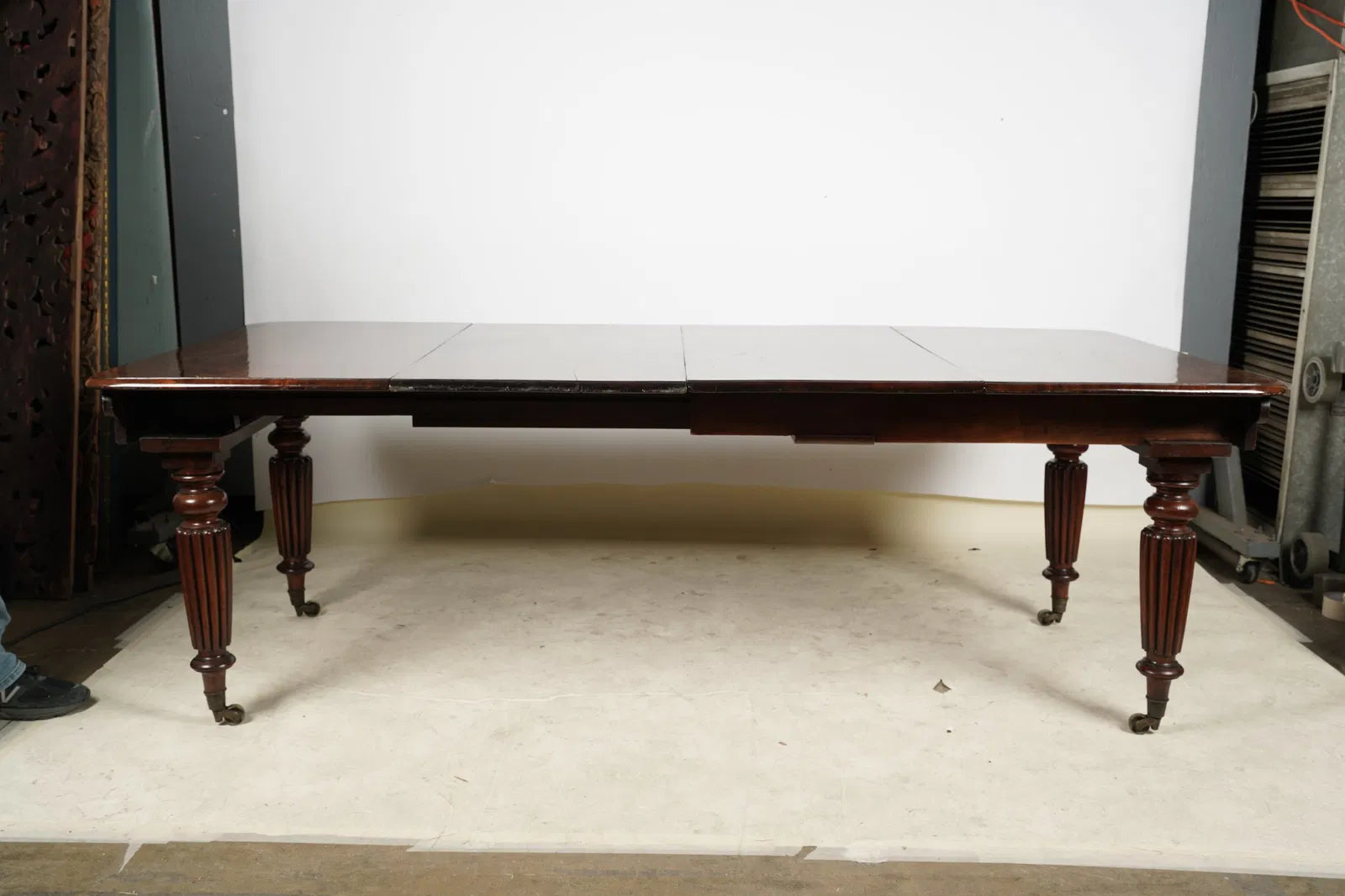 AF1-077: Antique English Victorian Mahogany Extension Dining Table Late 19th Century