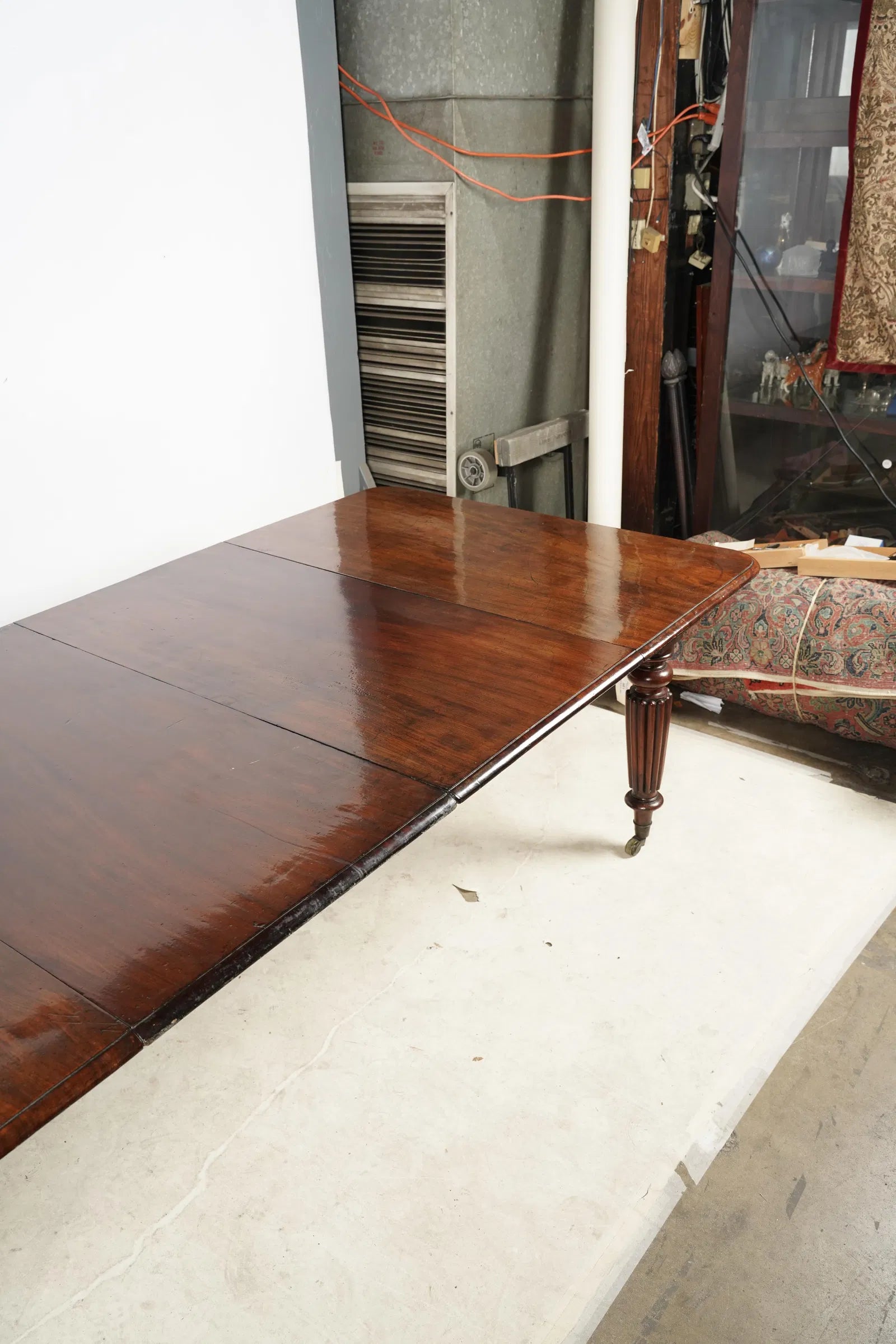 AF1-077: Antique English Victorian Mahogany Extension Dining Table Late 19th Century