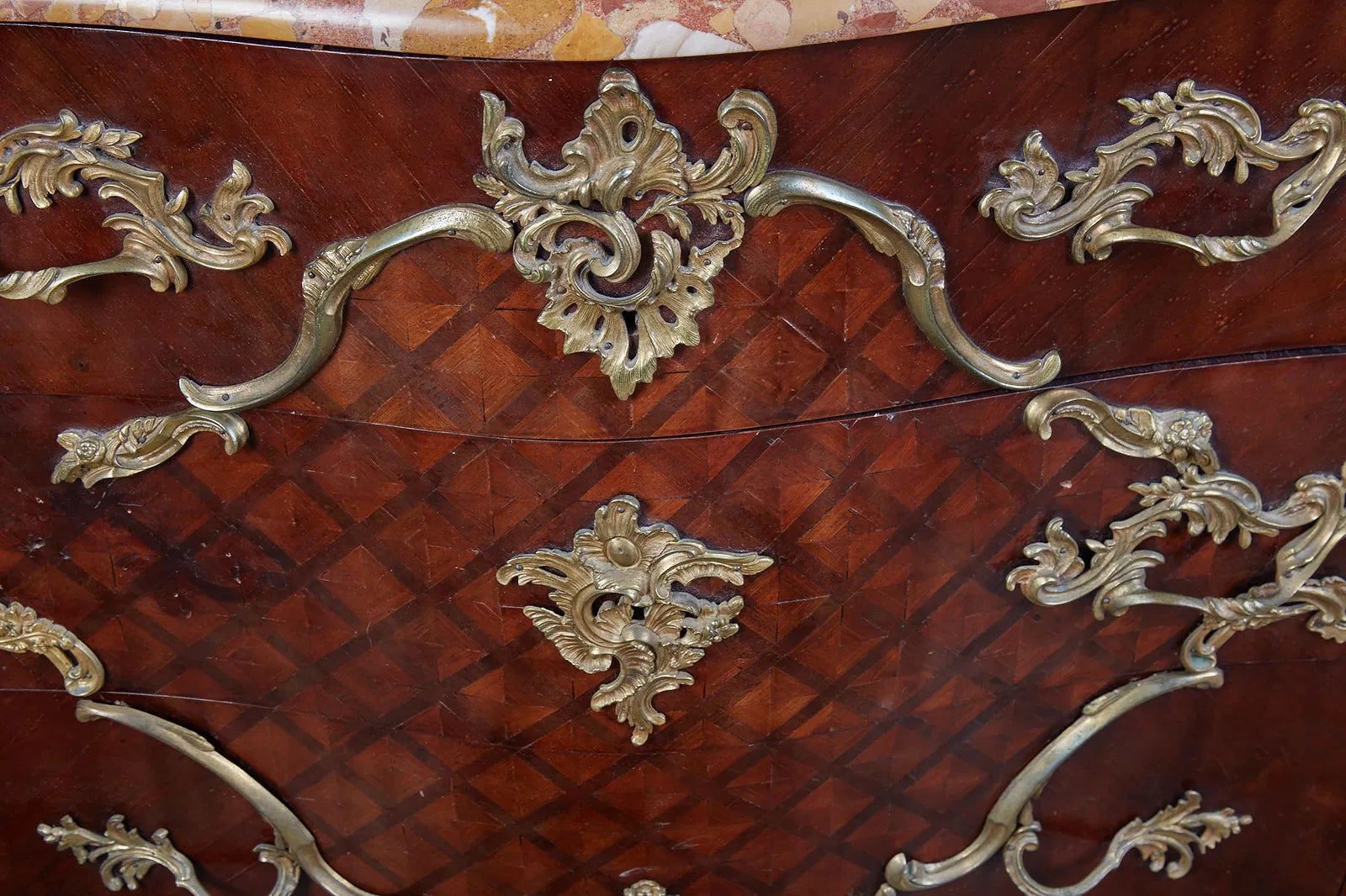 AF4-045: Antique Louis XV Mahogany and Parquetry Commode With Brèche d’Alep Marble Top and Gilt Bronze Mounts Circa 1900
