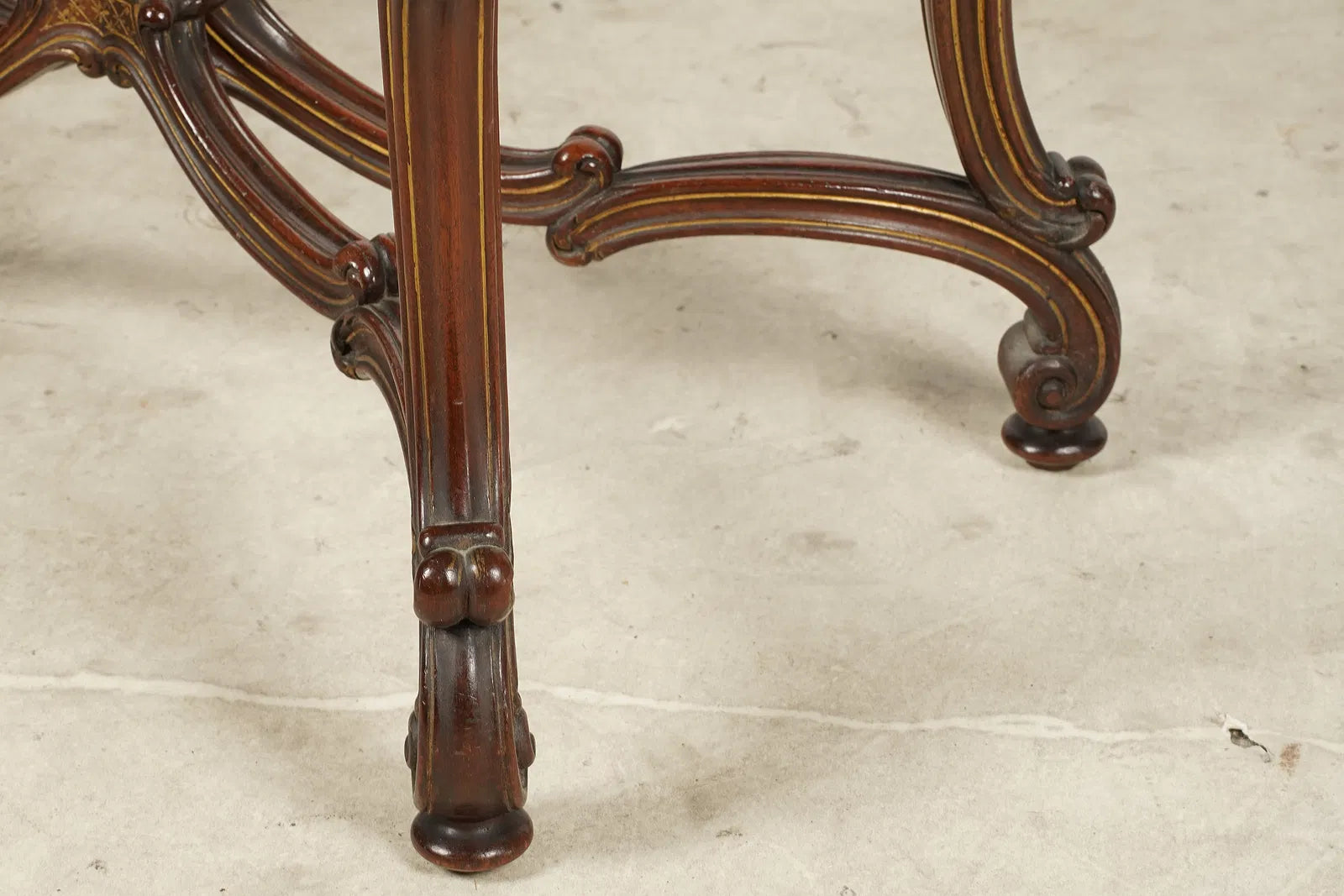 AF1-170: Antique Victorian Louis XV Style Mahogany Center Table Late 19th Century