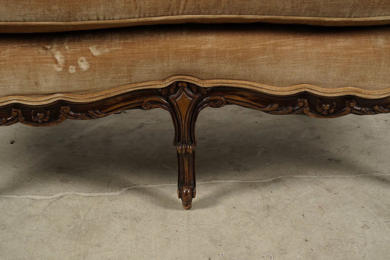 AF2-058: Antique Pair Victorian Walnut Settees With Velvet Upholstery