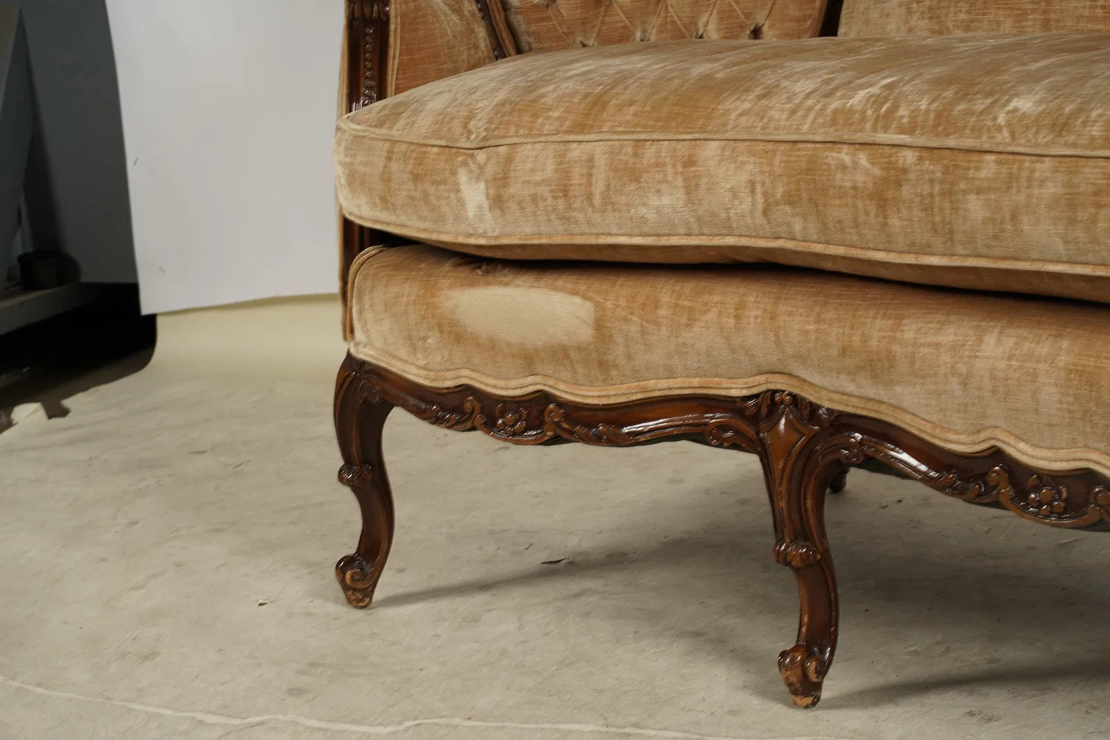 AF2-058: Antique Pair Victorian Walnut Settees With Velvet Upholstery