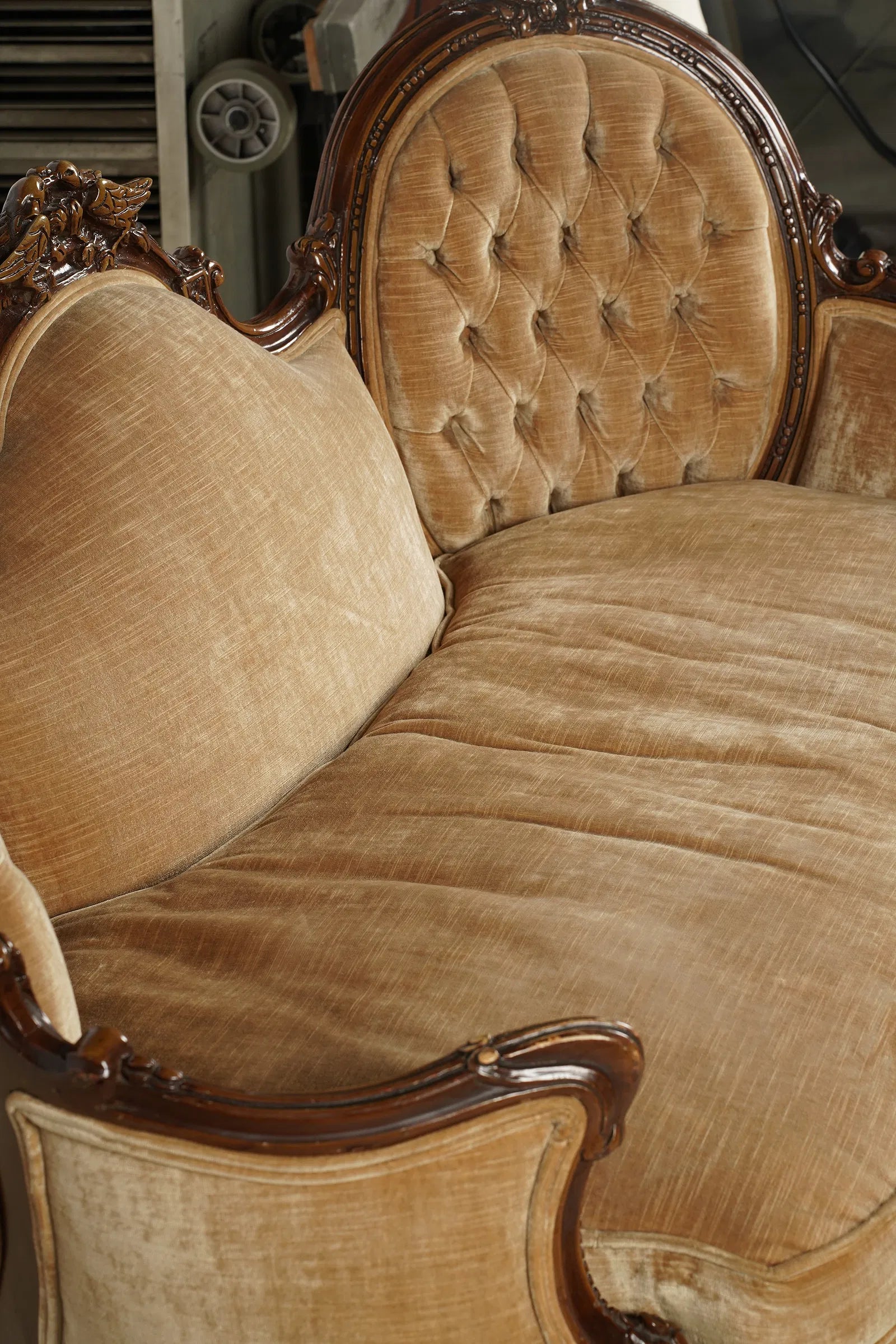 AF2-058: Antique Pair Victorian Walnut Settees With Velvet Upholstery