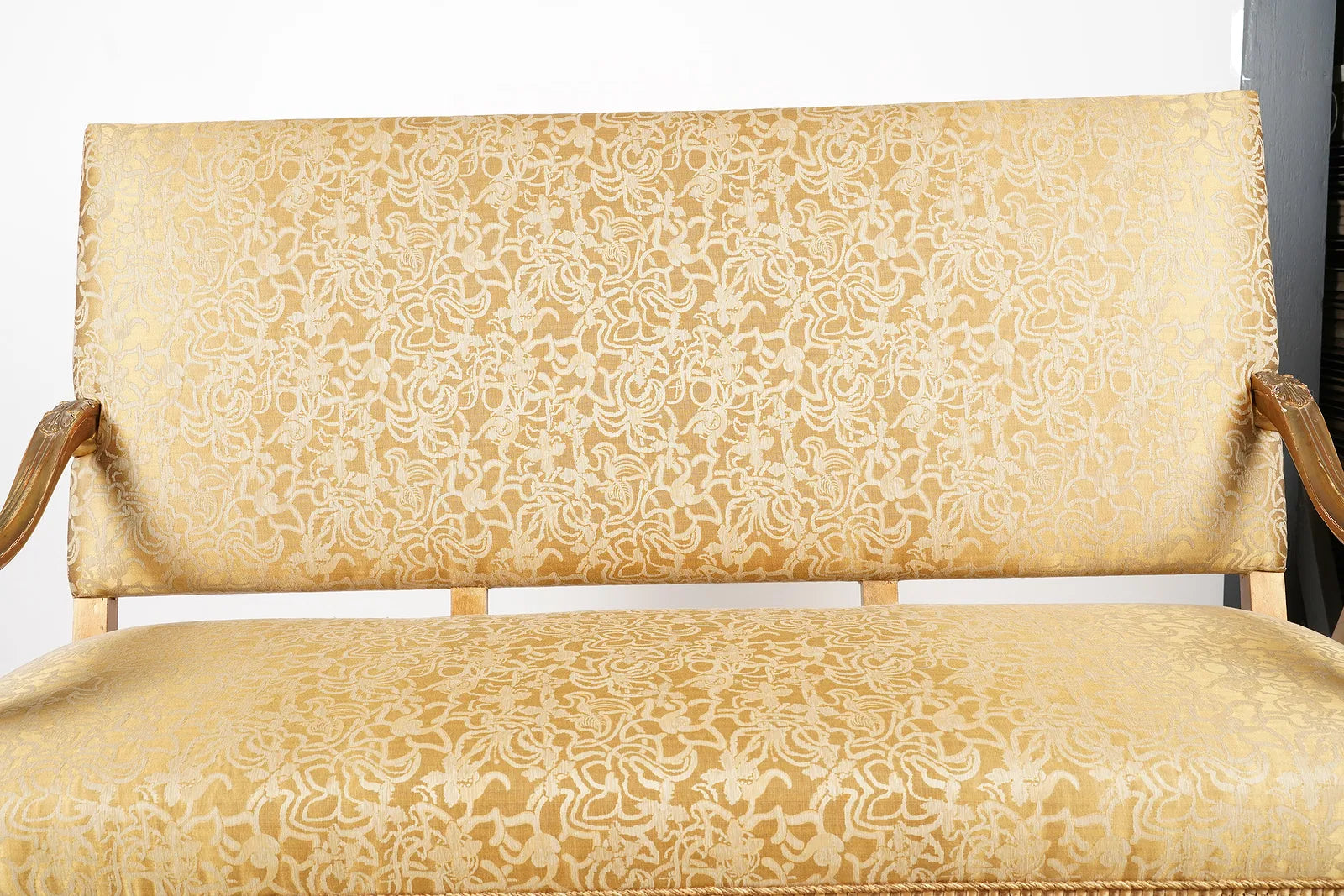 AF2-059: Antique Italian Baroque Giltwood Canape With Fortuny Fabric Late 19th Century