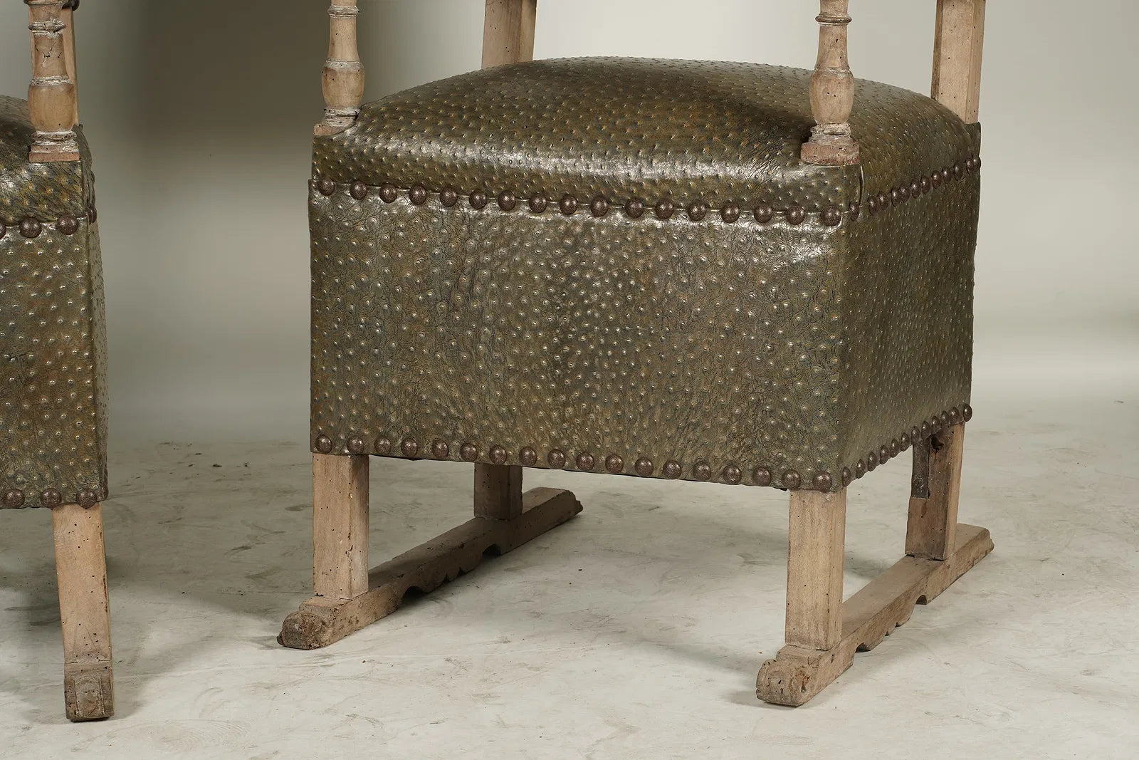 AF2-073: Antique Pair Spanish Colonial Carved Walnut Throne Hall Chairs 18th Century