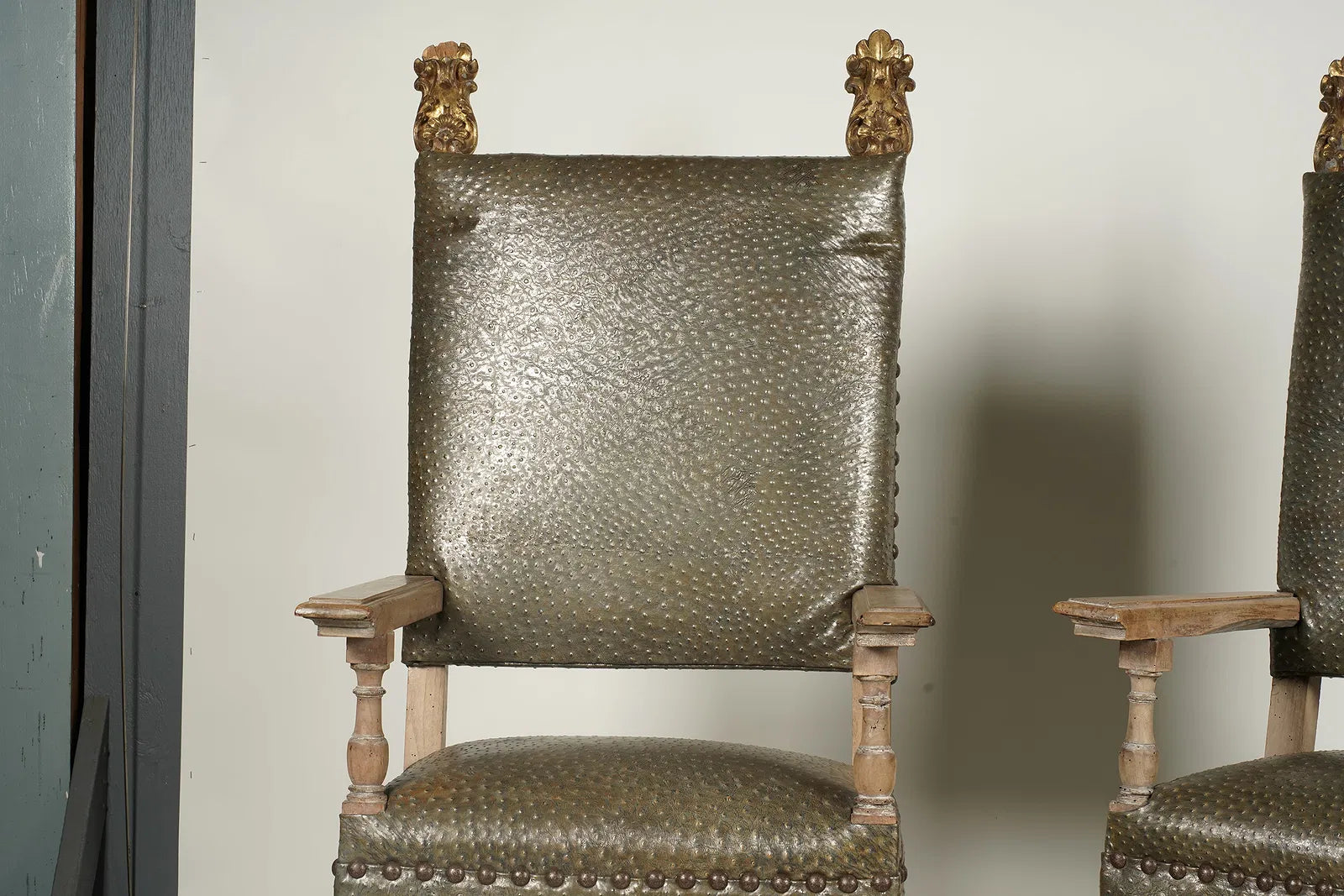 AF2-073: Antique Pair Spanish Colonial Carved Walnut Throne Hall Chairs 18th Century