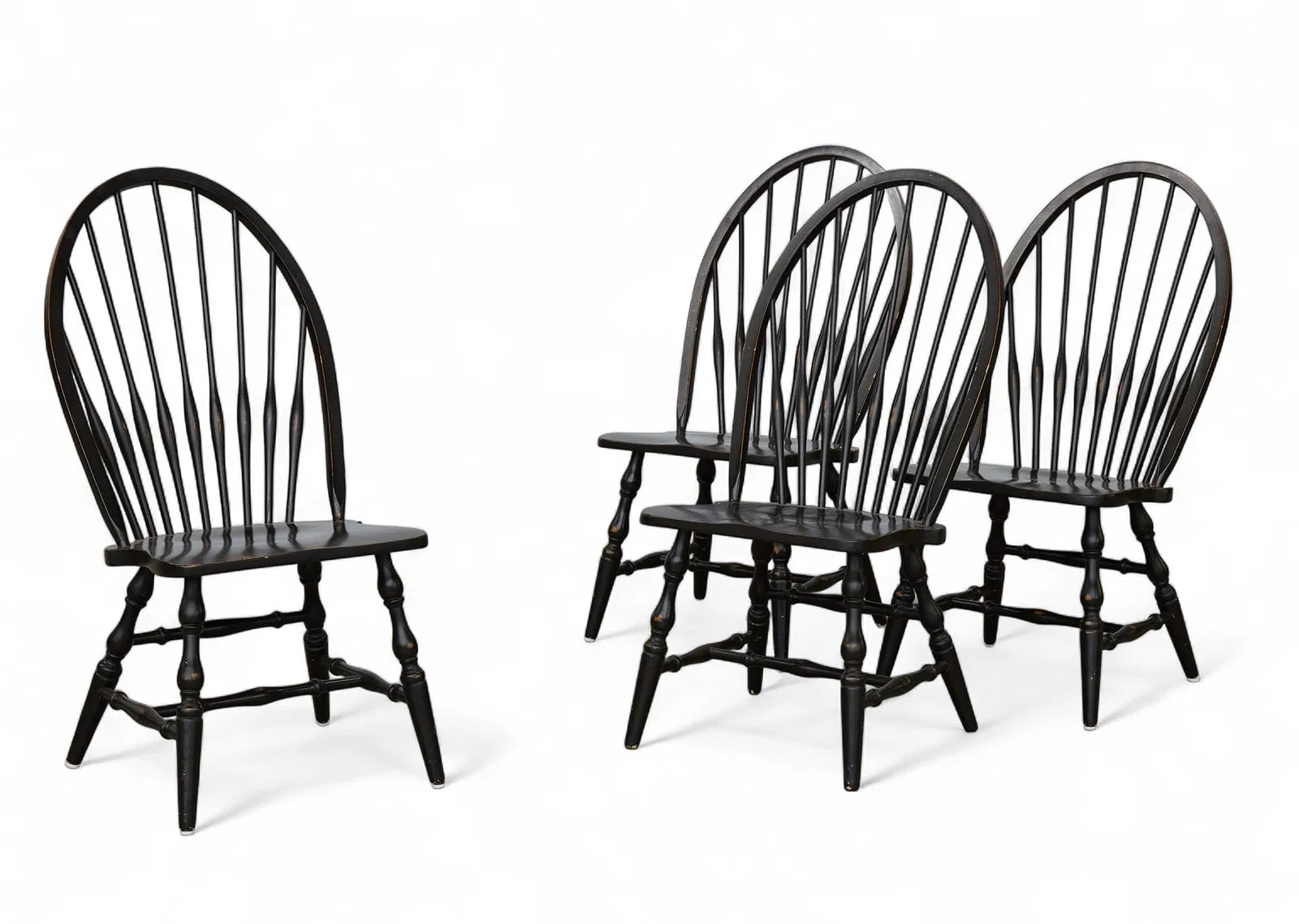Amish Windsor Bow Back Chairs Set of Four 20th Century | Work of Man