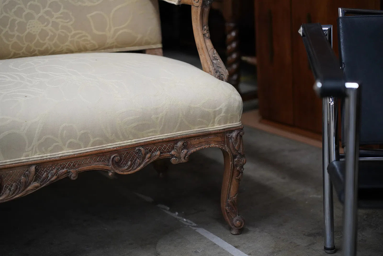 AF2-077: Antique Louis XV Carved Walnut Settee Late 18th Century