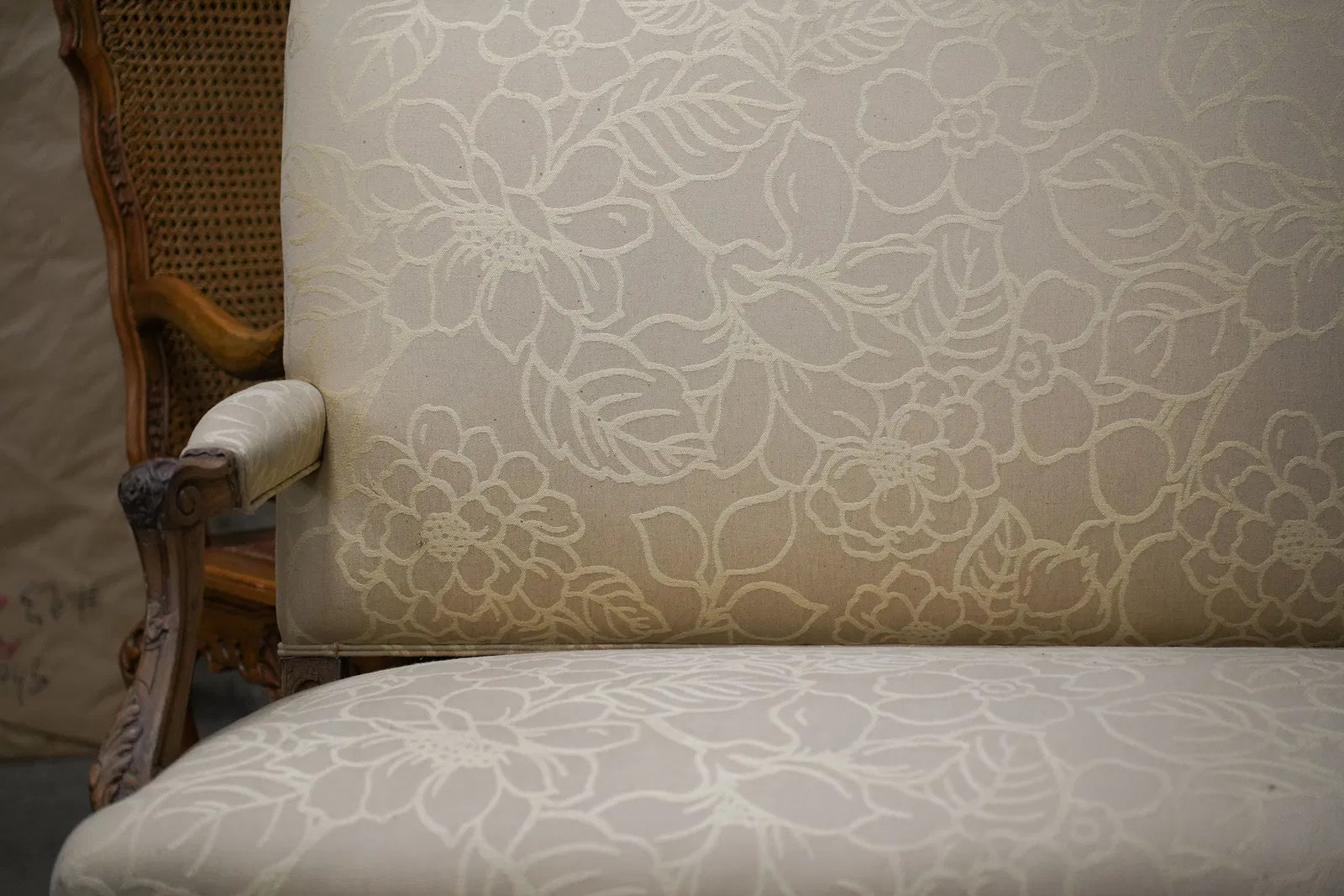 AF2-077: Antique Louis XV Carved Walnut Settee Late 18th Century