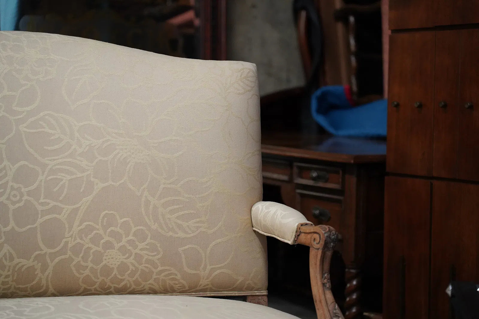 AF2-077: Antique Louis XV Carved Walnut Settee Late 18th Century