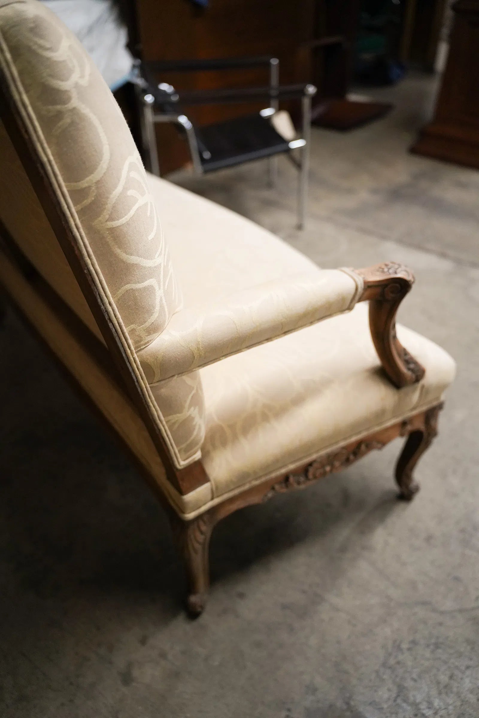 AF2-077: Antique Louis XV Carved Walnut Settee Late 18th Century