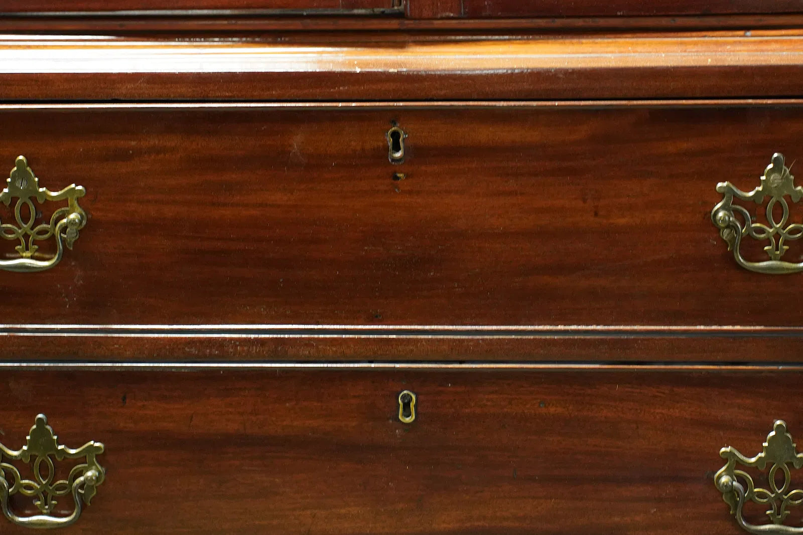 AF3-029: Antique Georgian Mahogany Breakfront Bookcase Bureau Late 18th Century