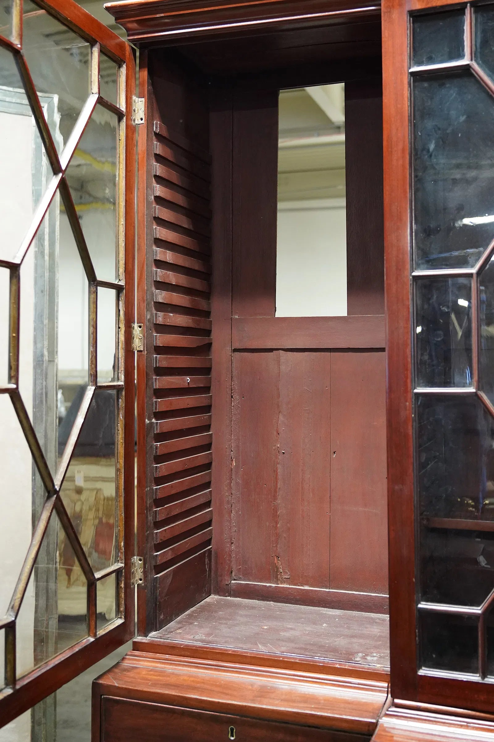 AF3-029: Antique Georgian Mahogany Breakfront Bookcase Bureau Late 18th Century