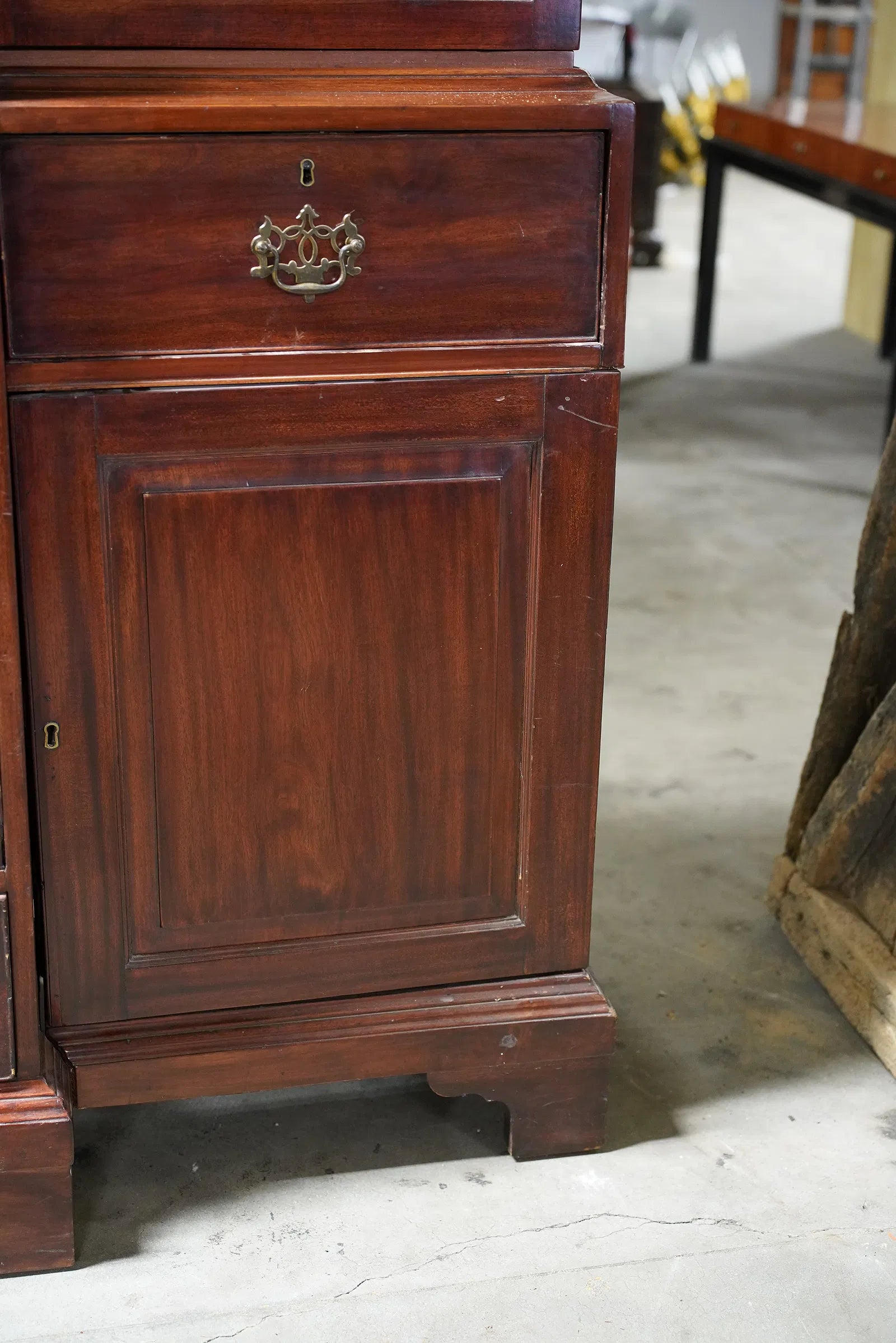 AF3-029: Antique Georgian Mahogany Breakfront Bookcase Bureau Late 18th Century