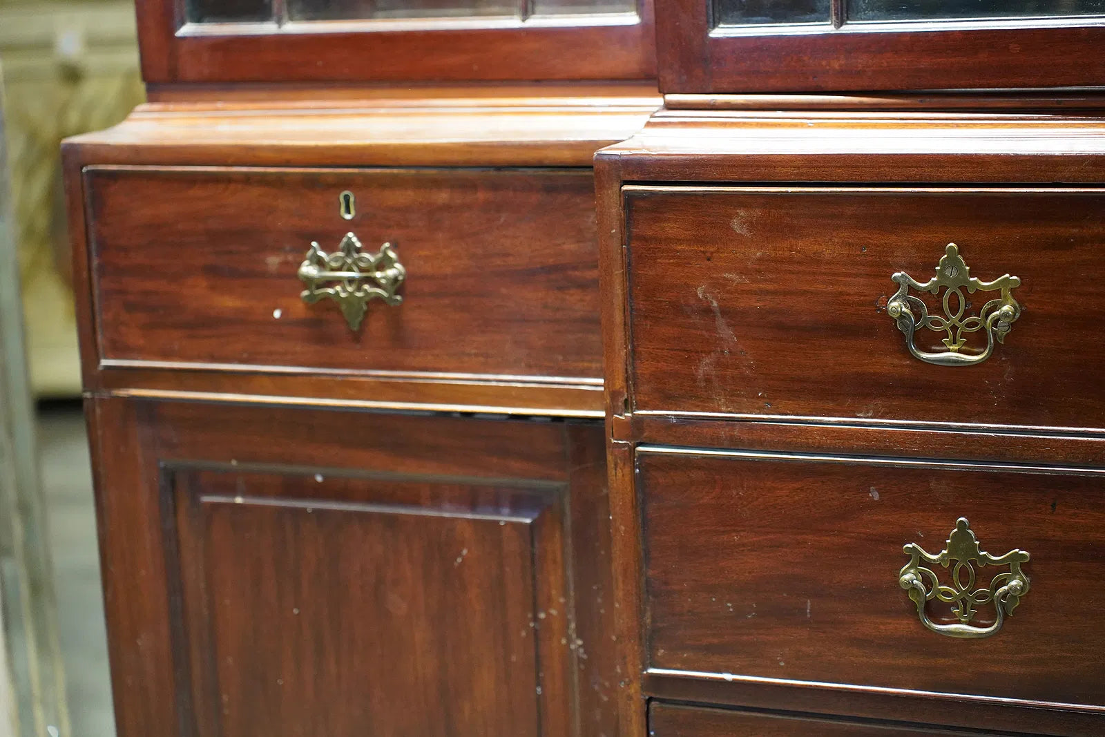 AF3-029: Antique Georgian Mahogany Breakfront Bookcase Bureau Late 18th Century