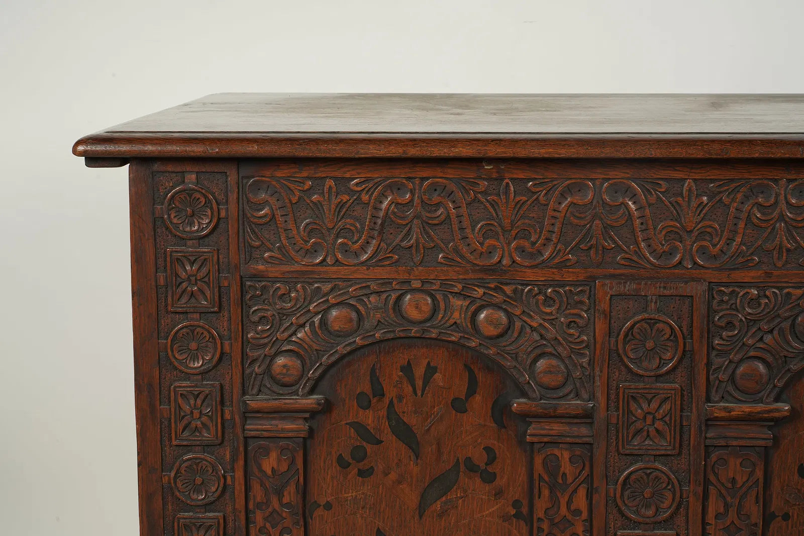 AF4-043: Antique Carved Oak Jacobean Style Blanket Chest With Marquetry Design Late 19th Century