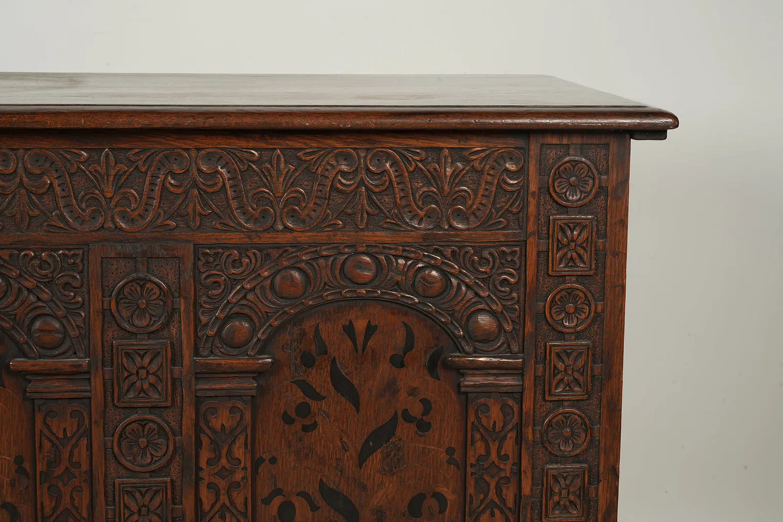 AF4-043: Antique Carved Oak Jacobean Style Blanket Chest With Marquetry Design Late 19th Century