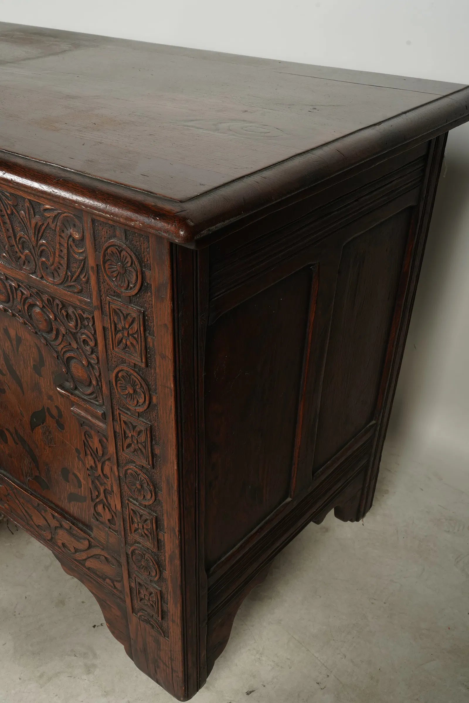 AF4-043: Antique Carved Oak Jacobean Style Blanket Chest With Marquetry Design Late 19th Century