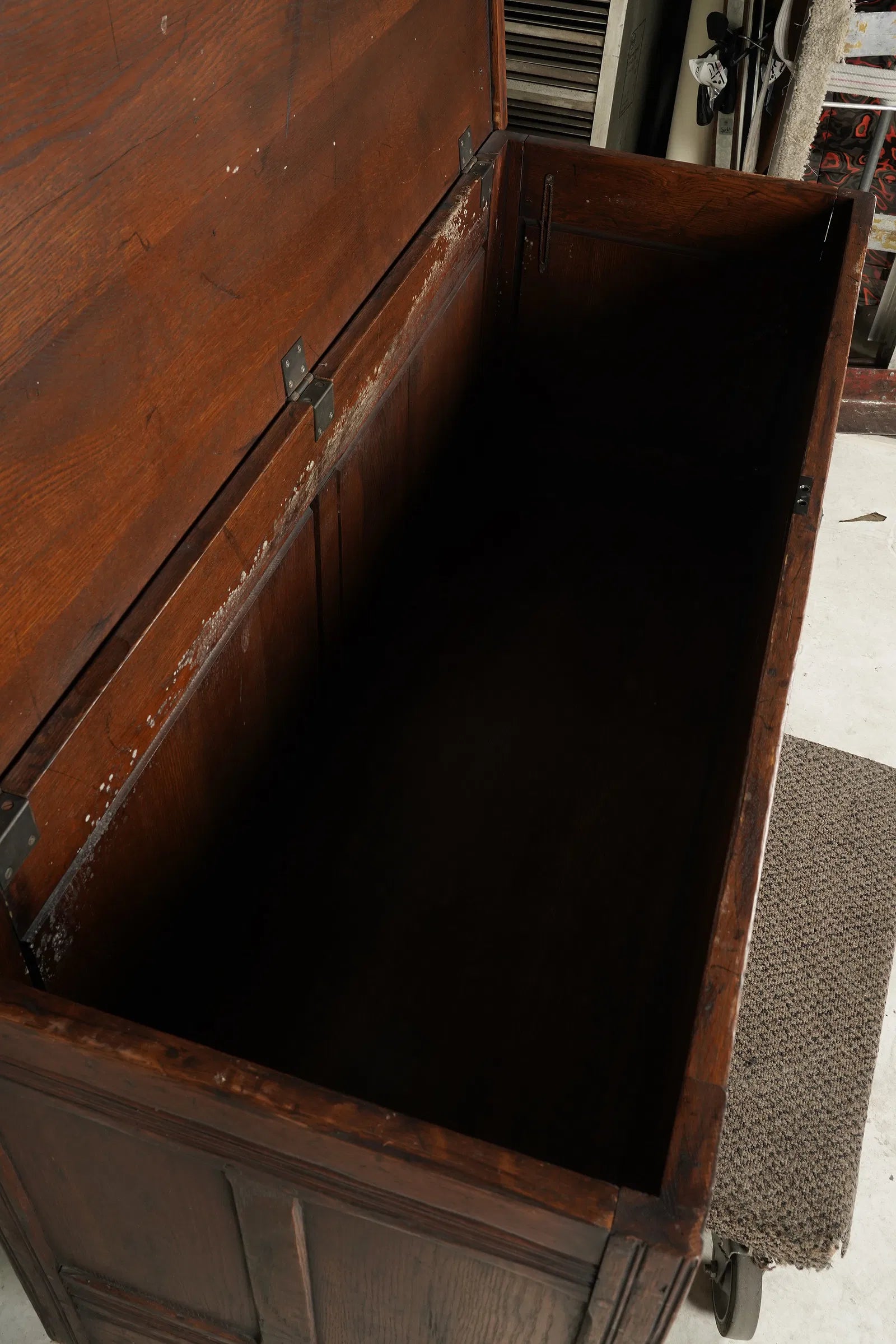 AF4-043: Antique Carved Oak Jacobean Style Blanket Chest With Marquetry Design Late 19th Century