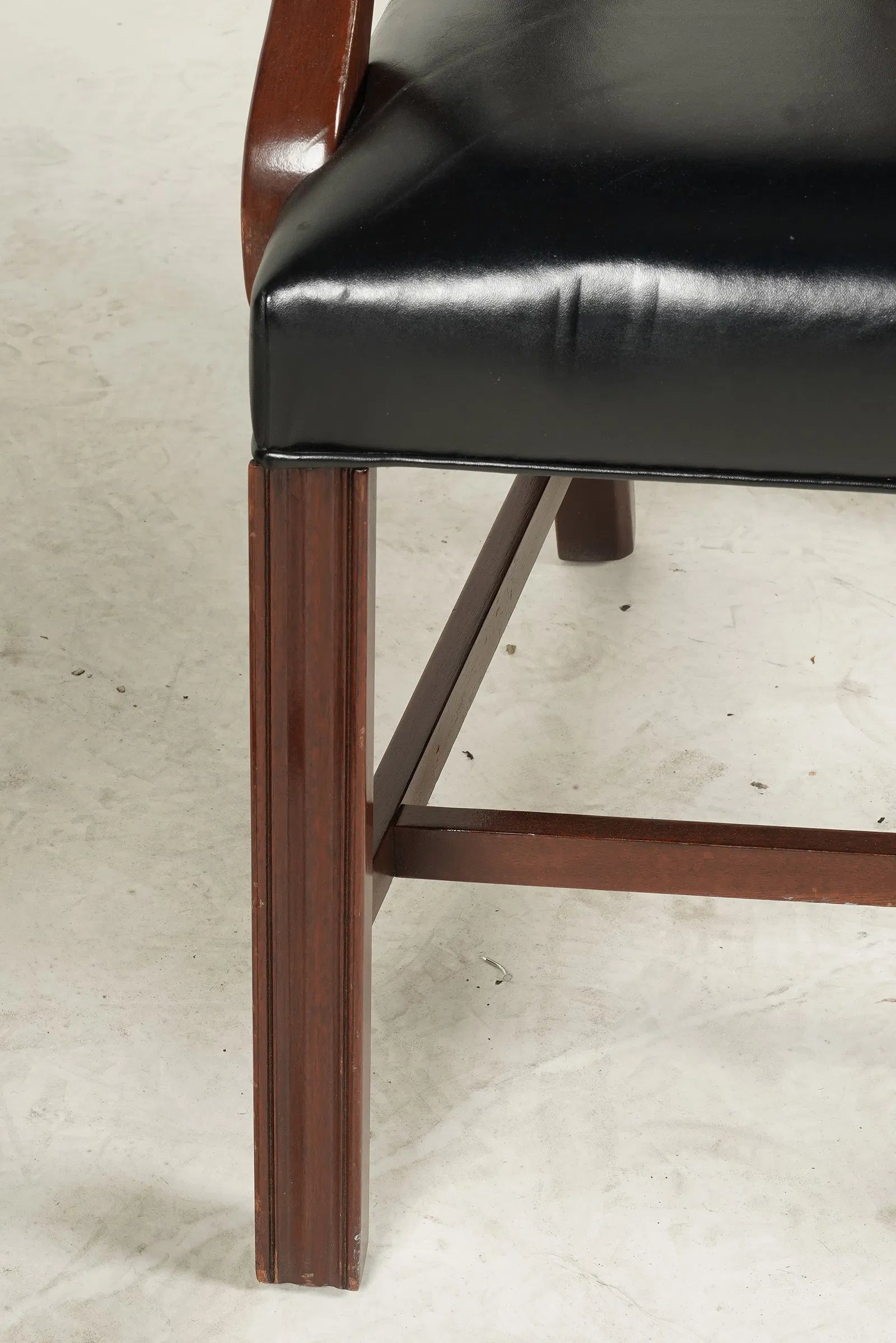 AF2-096: Vintage Pair of English Chippendale Style Carved Mahogany Arm Chairs