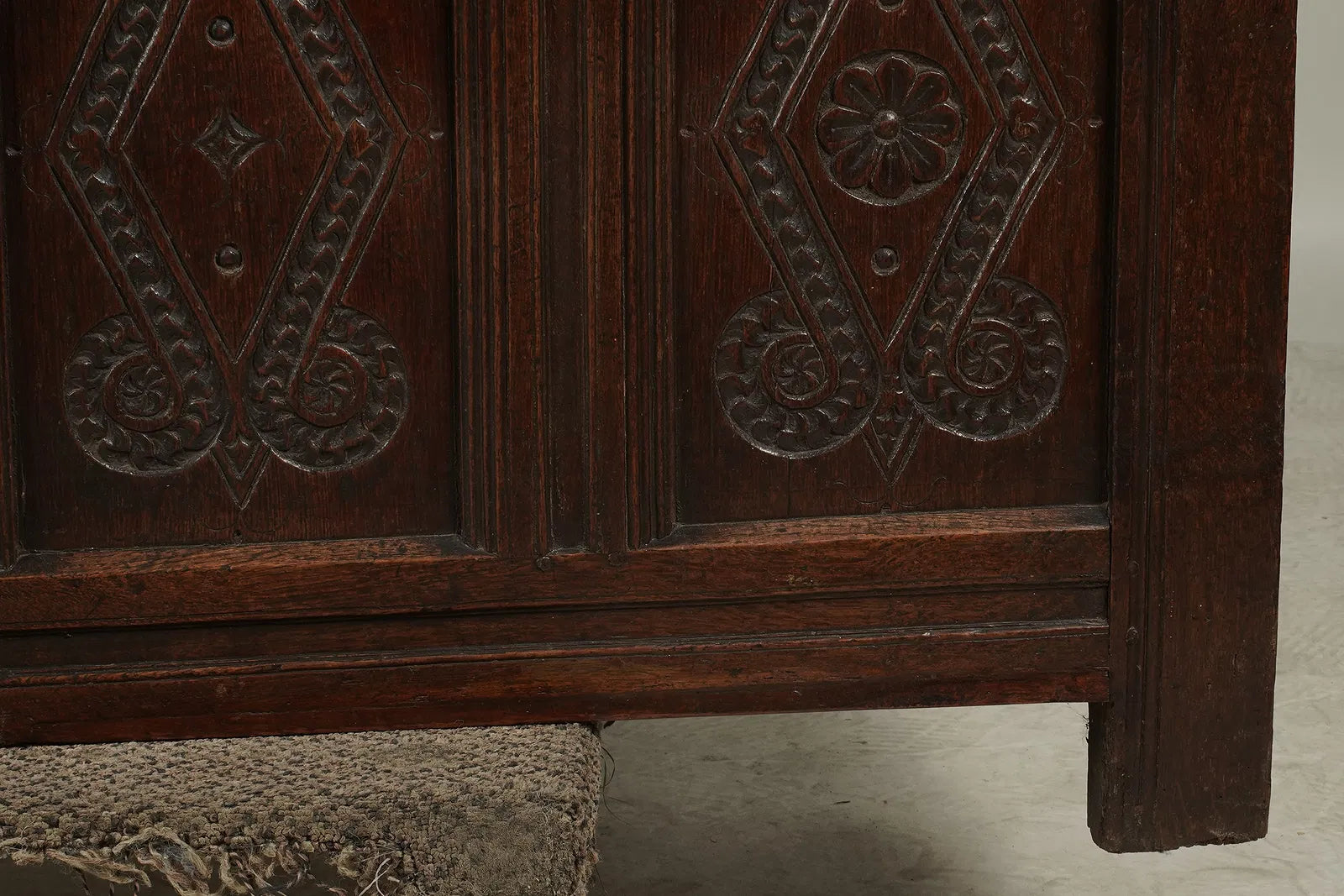 AF4-044: Antique Carved Oak Jacobean Blanket Chest Early 19th Century