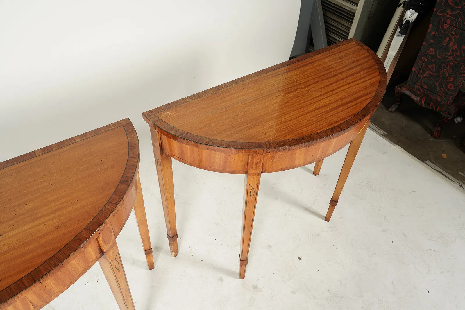 AF1-177: Antique Pair Hepplewhite Inlaid Satinwood Demilune Console Tables Early 20th Century