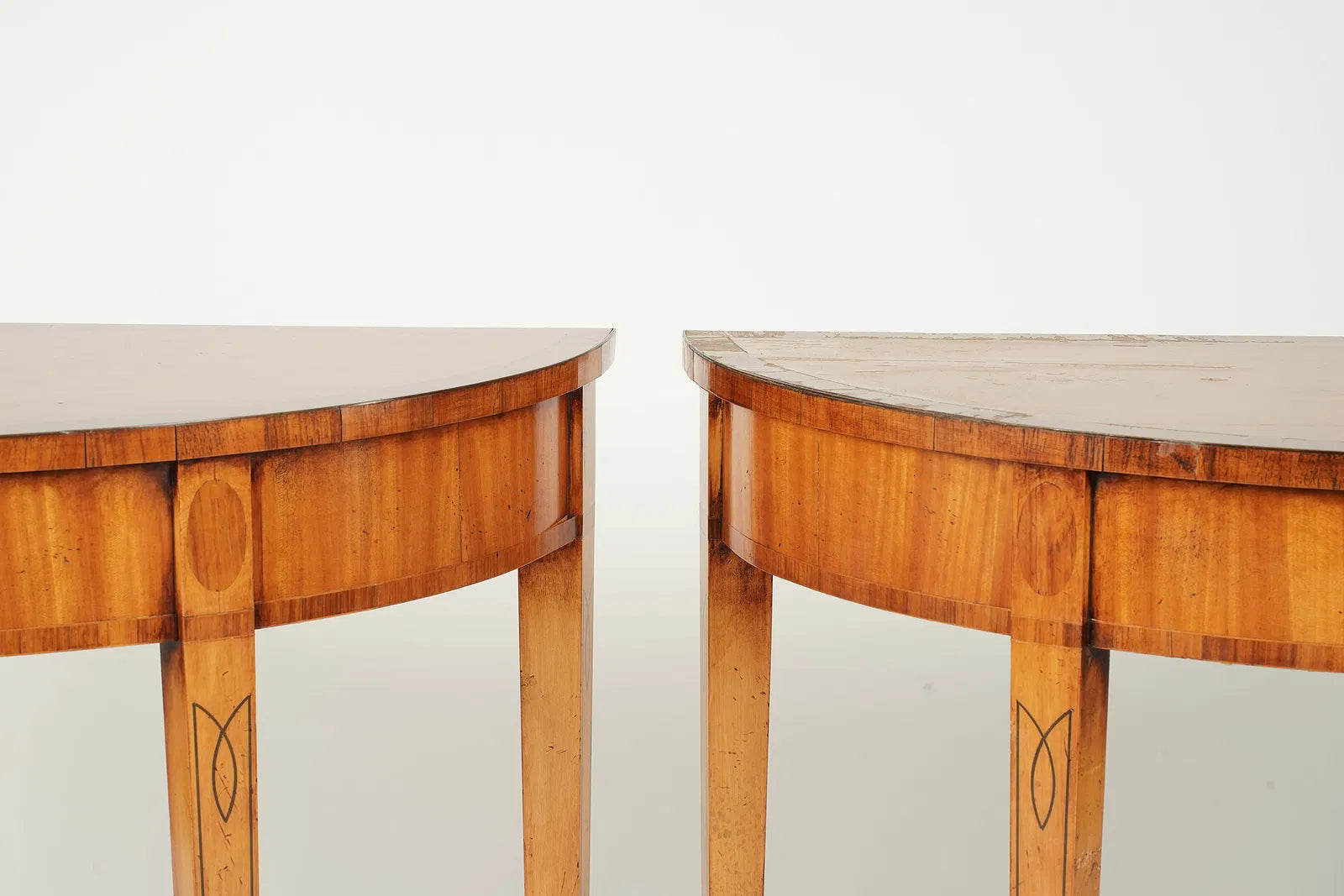 AF1-177: Antique Pair Hepplewhite Inlaid Satinwood Demilune Console Tables Early 20th Century