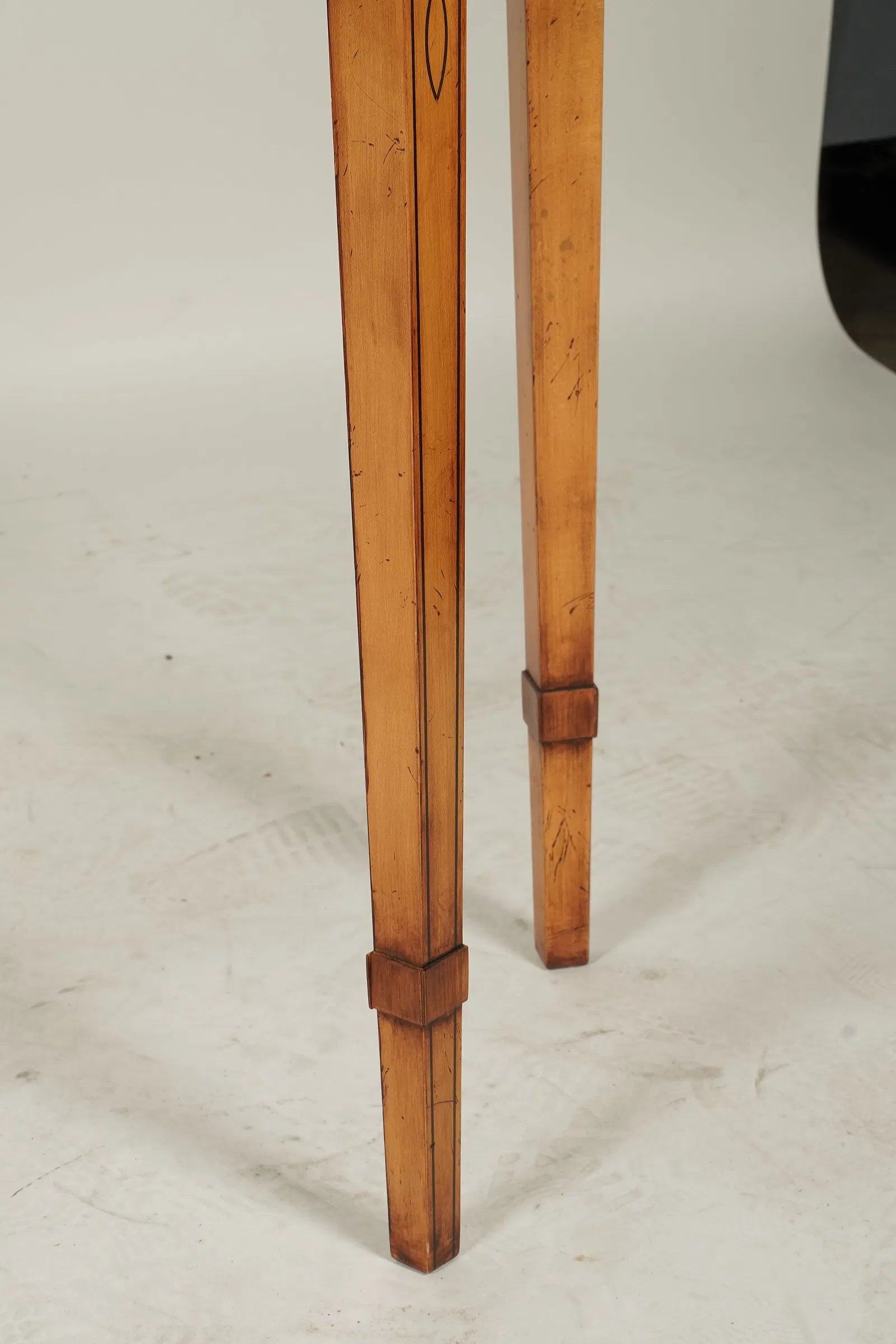 AF1-177: Antique Pair Hepplewhite Inlaid Satinwood Demilune Console Tables Early 20th Century