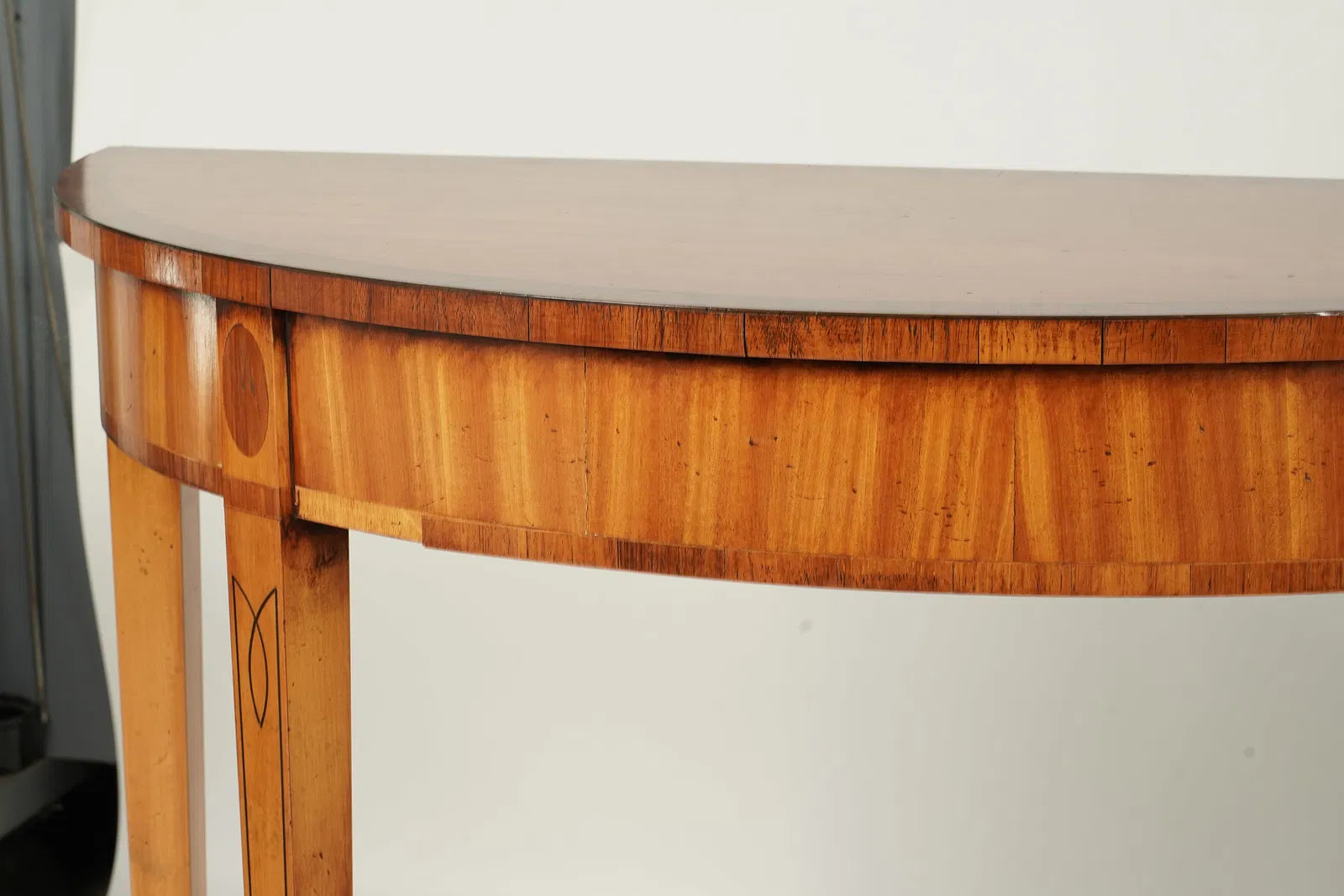 AF1-177: Antique Pair Hepplewhite Inlaid Satinwood Demilune Console Tables Early 20th Century