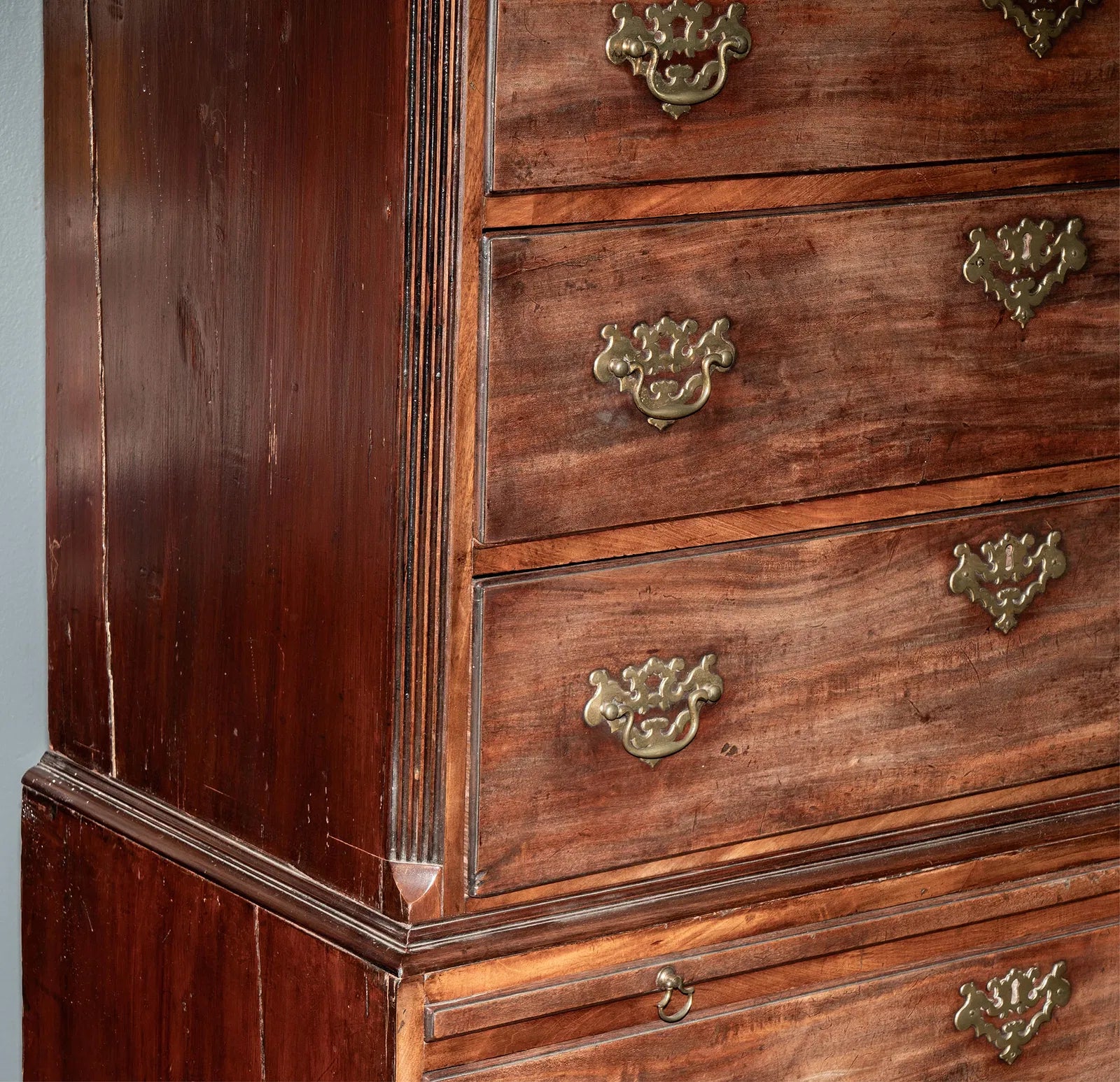 AF4-049: Antique American Georgian Style Mahogany Chest on Chest Late 18th Century