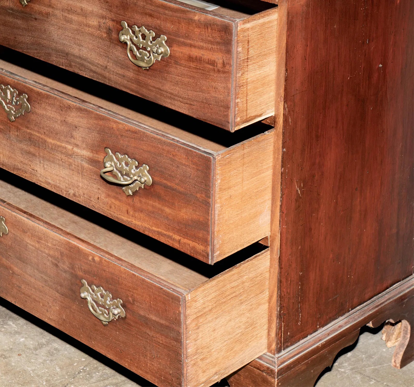 AF4-049: Antique American Georgian Style Mahogany Chest on Chest Late 18th Century