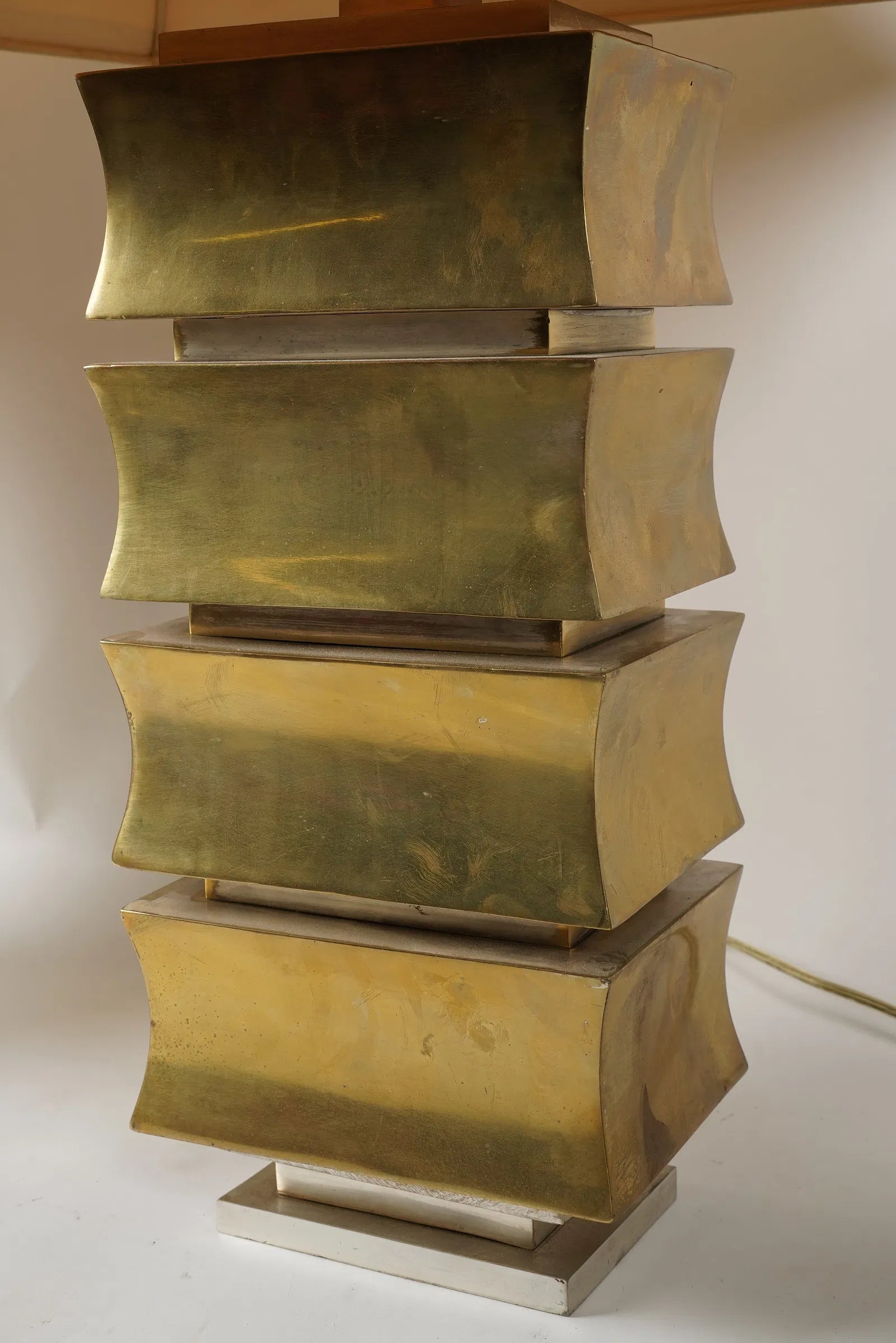 AL2-058: Robert Kuo Pair of Sculptural Brass Lamps With Parchment Shades