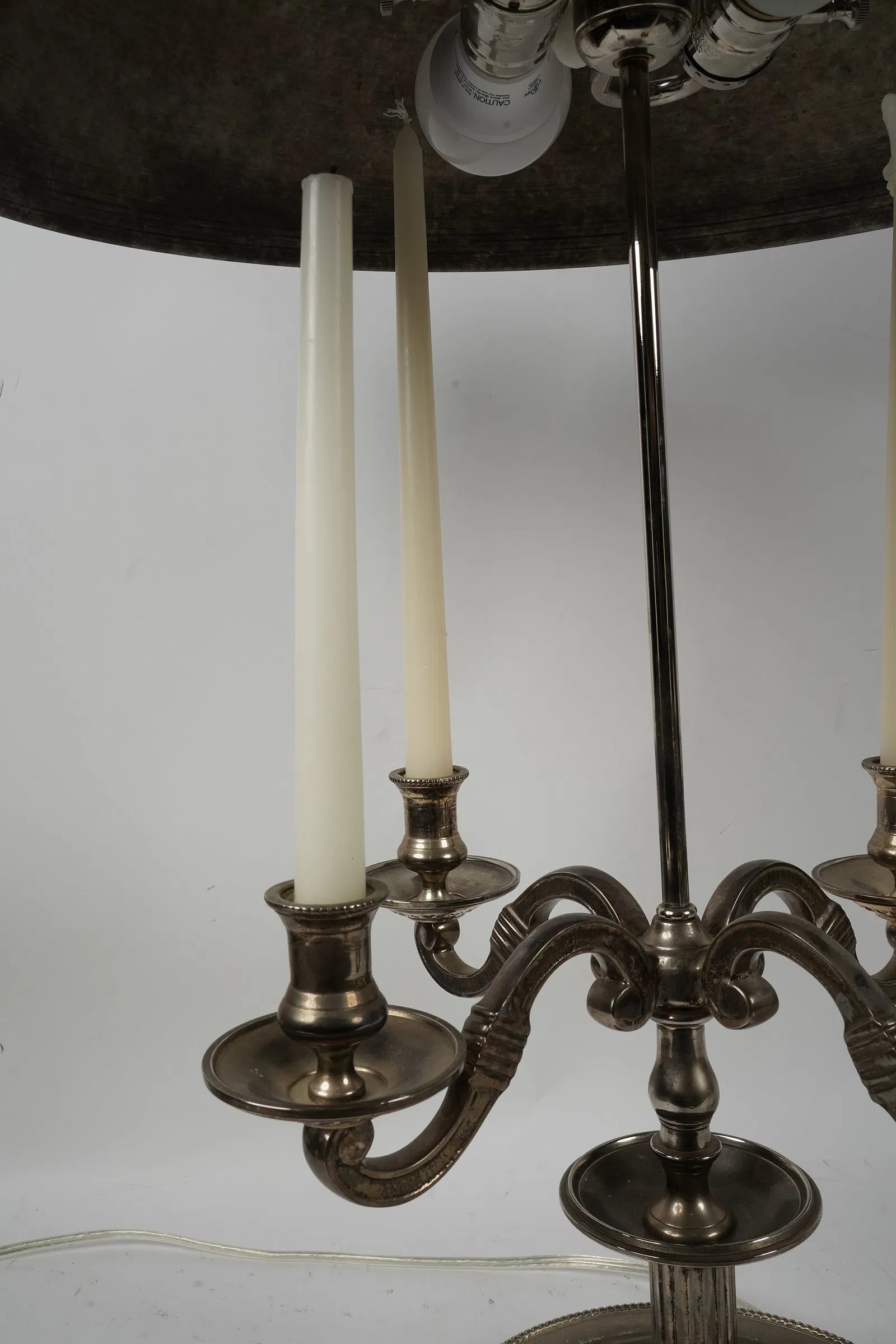 AL2-059: Antiqued Silver Plated Bouillotte Lamp With Tole Shade