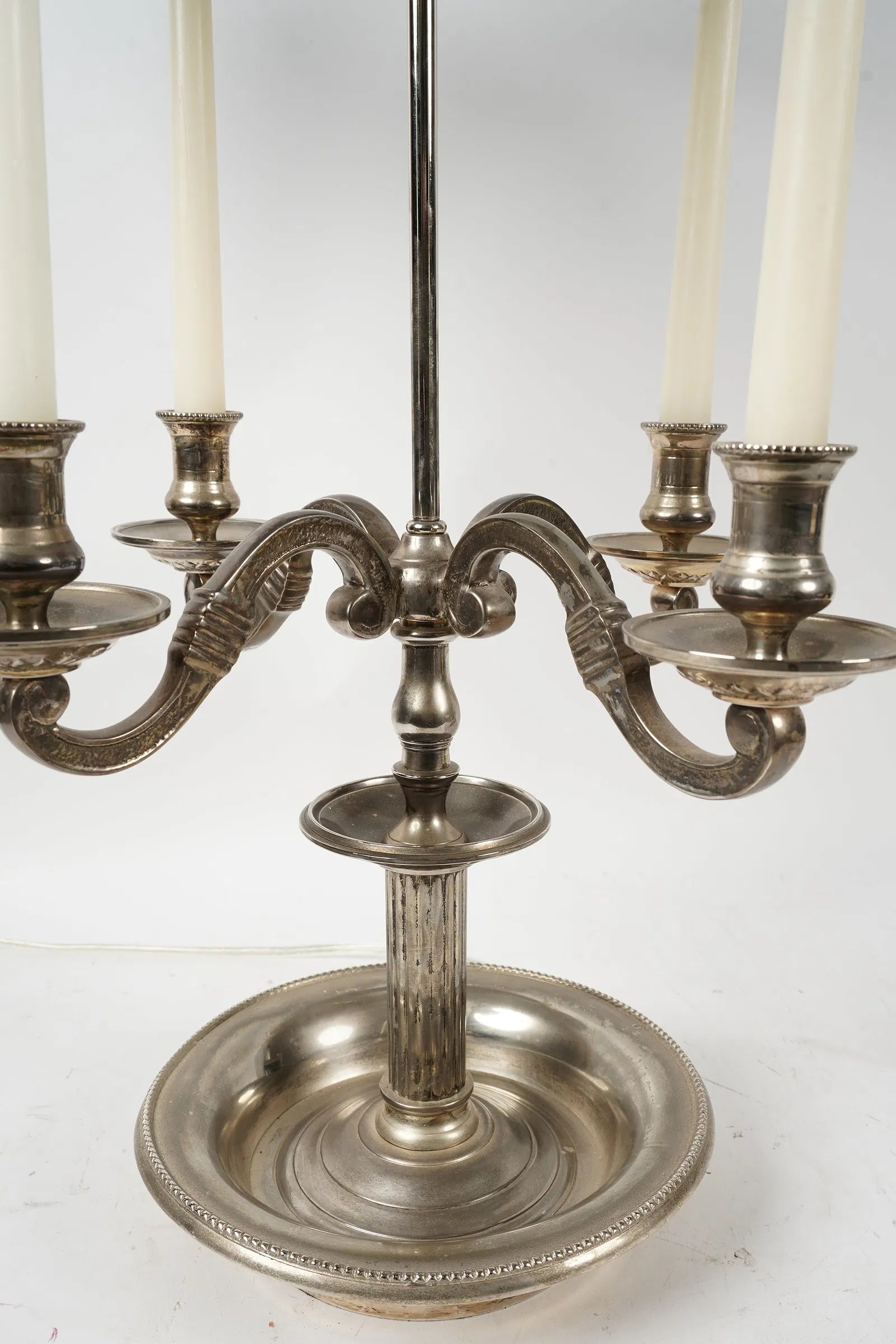 AL2-059: Antiqued Silver Plated Bouillotte Lamp With Tole Shade