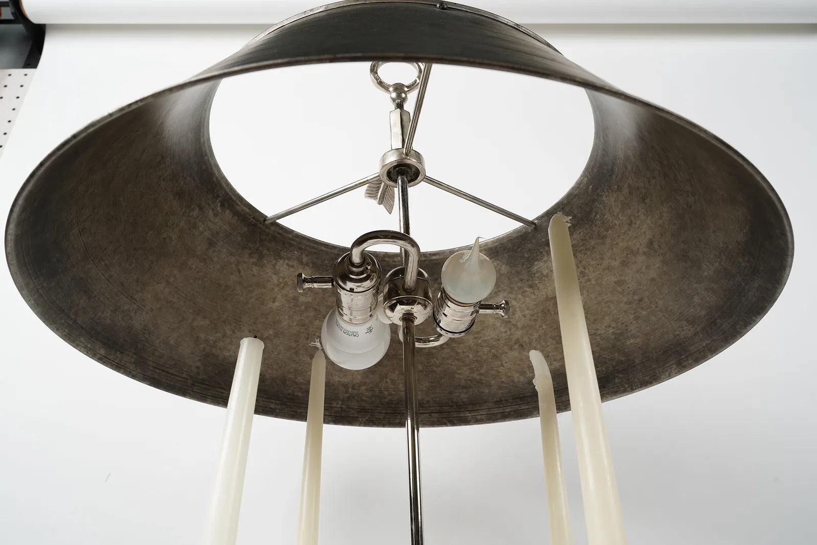 AL2-059: Antiqued Silver Plated Bouillotte Lamp With Tole Shade