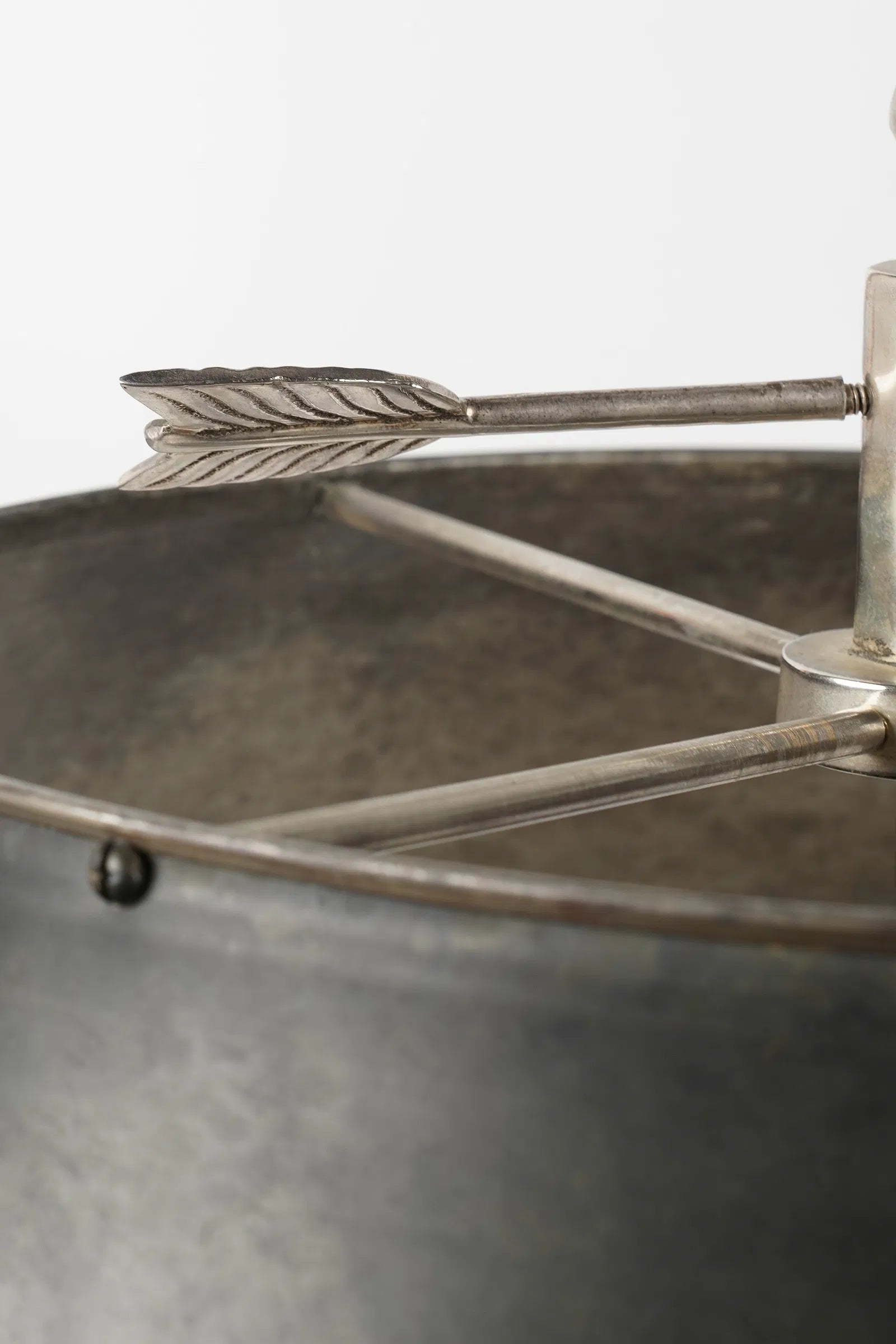 AL2-059: Antiqued Silver Plated Bouillotte Lamp With Tole Shade