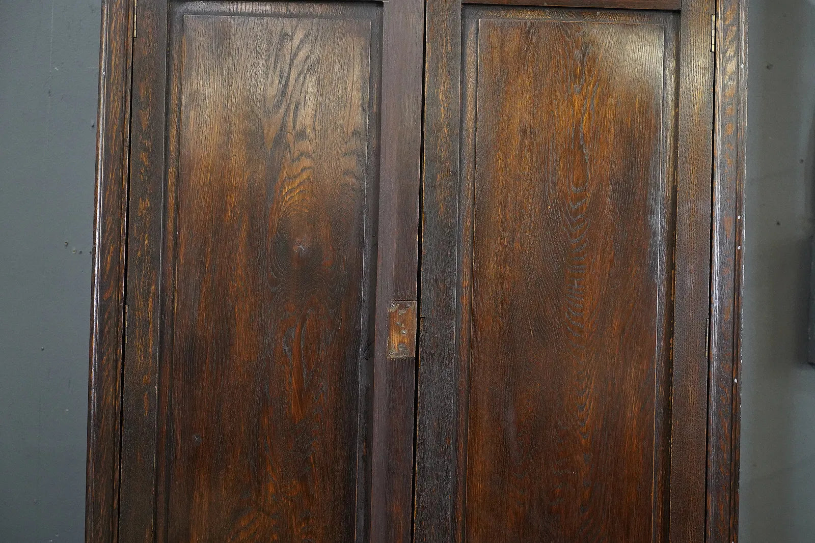 AF3-052: Antique English Oak William and Mary Style Cupboard Early 19th Century