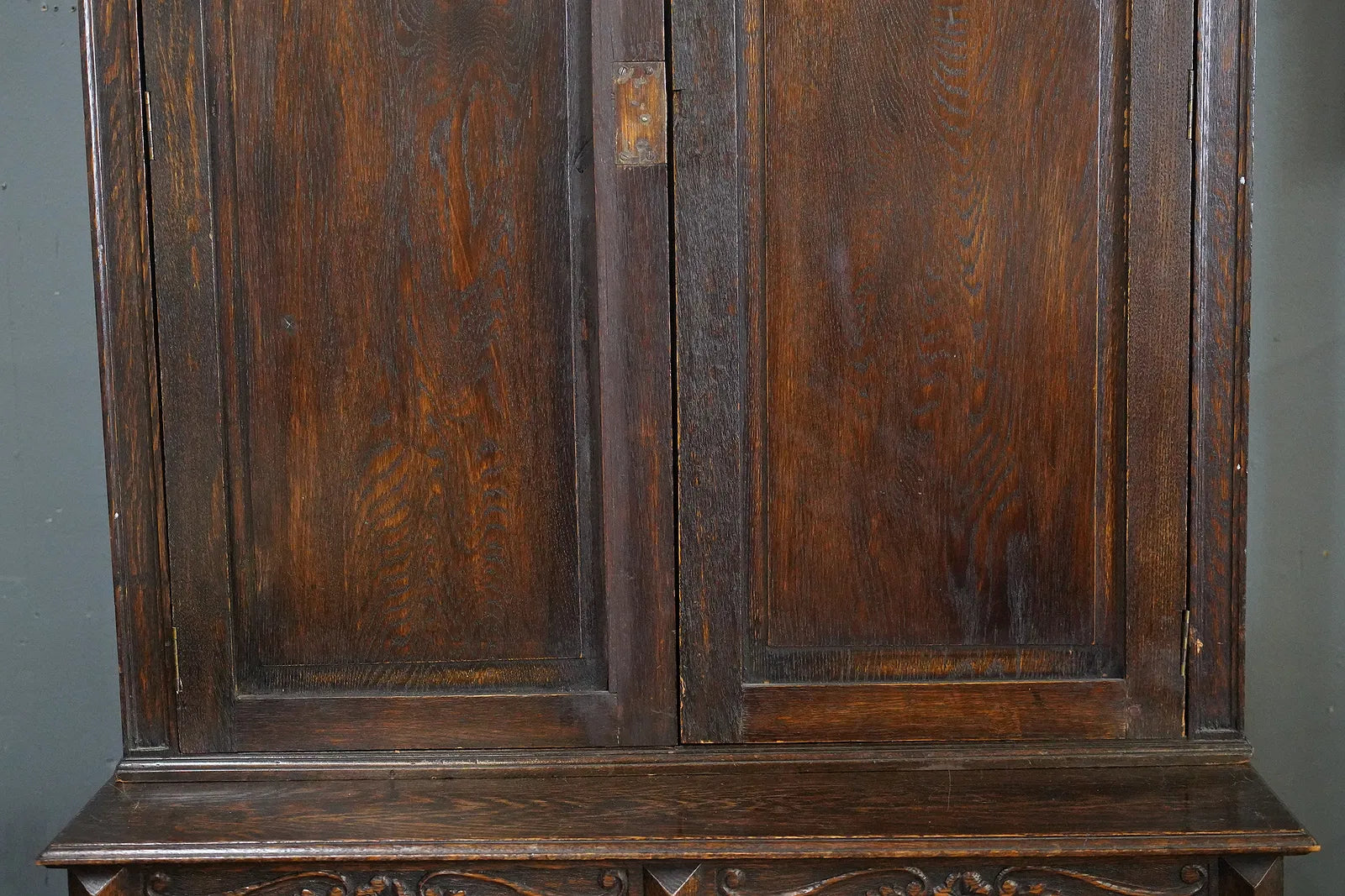 AF3-052: Antique English Oak William and Mary Style Cupboard Early 19th Century