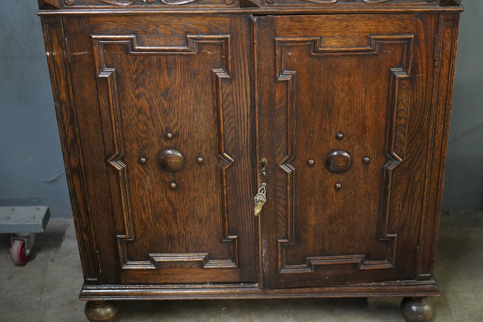 AF3-052: Antique English Oak William and Mary Style Cupboard Early 19th Century