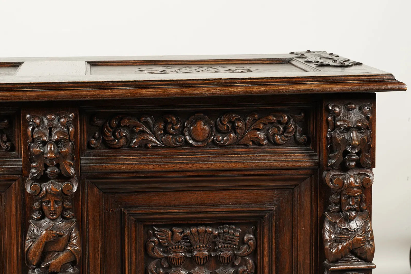 AF4-091: Antique Pair of Renaissance Revival Highly Carved Oak Coffers Circa 1913