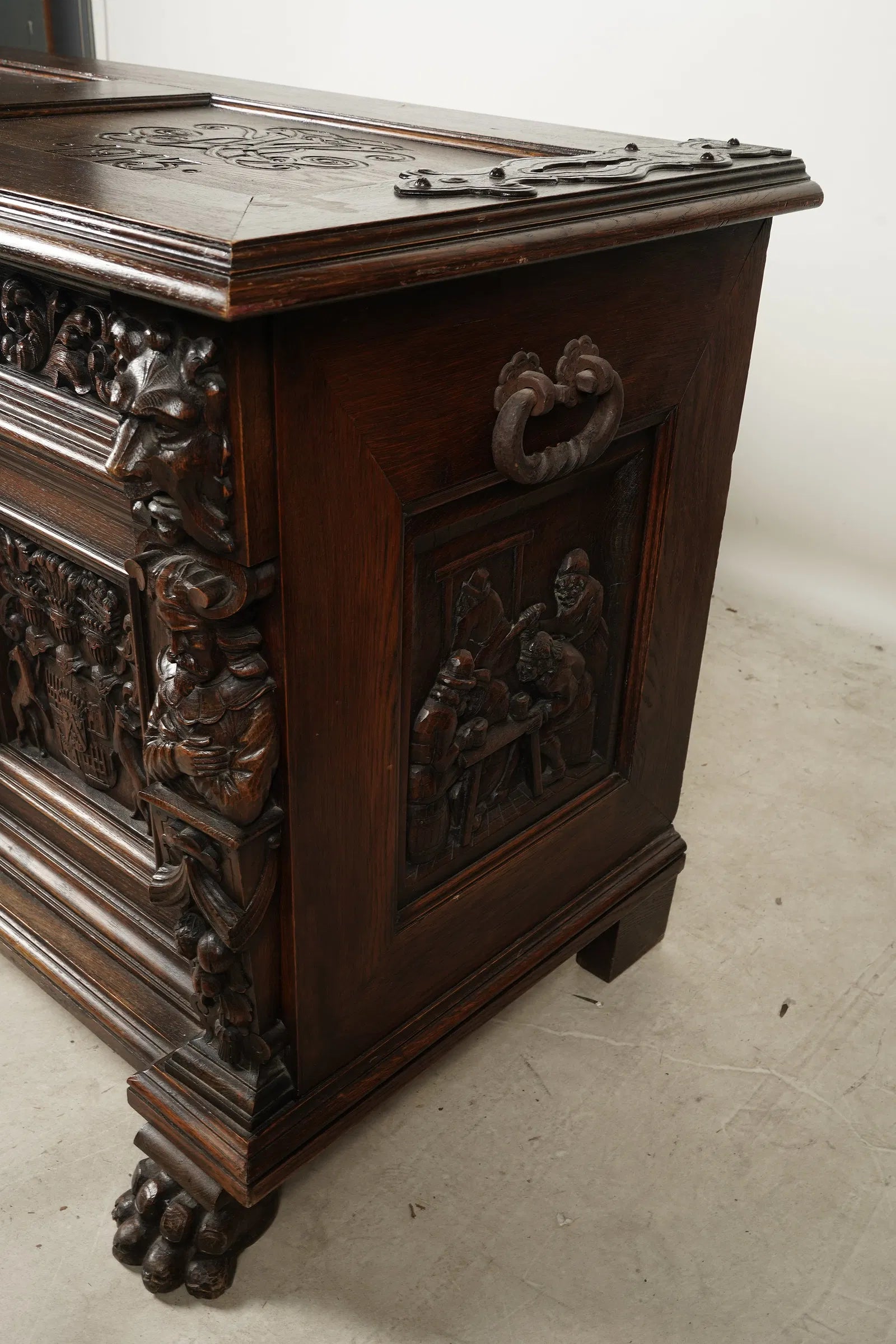 AF4-091: Antique Pair of Renaissance Revival Highly Carved Oak Coffers Circa 1913