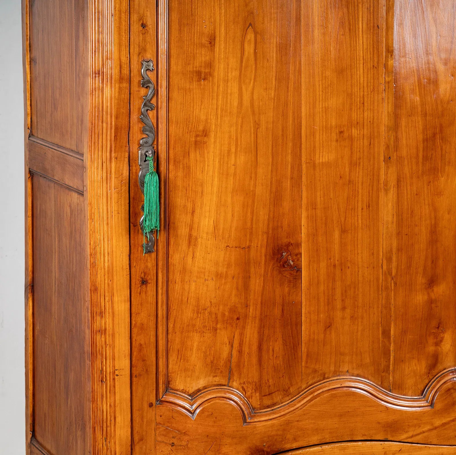 AF3-049: Antique Late 18th Century Single Door French Provincial Fruitwood Bonnetiere